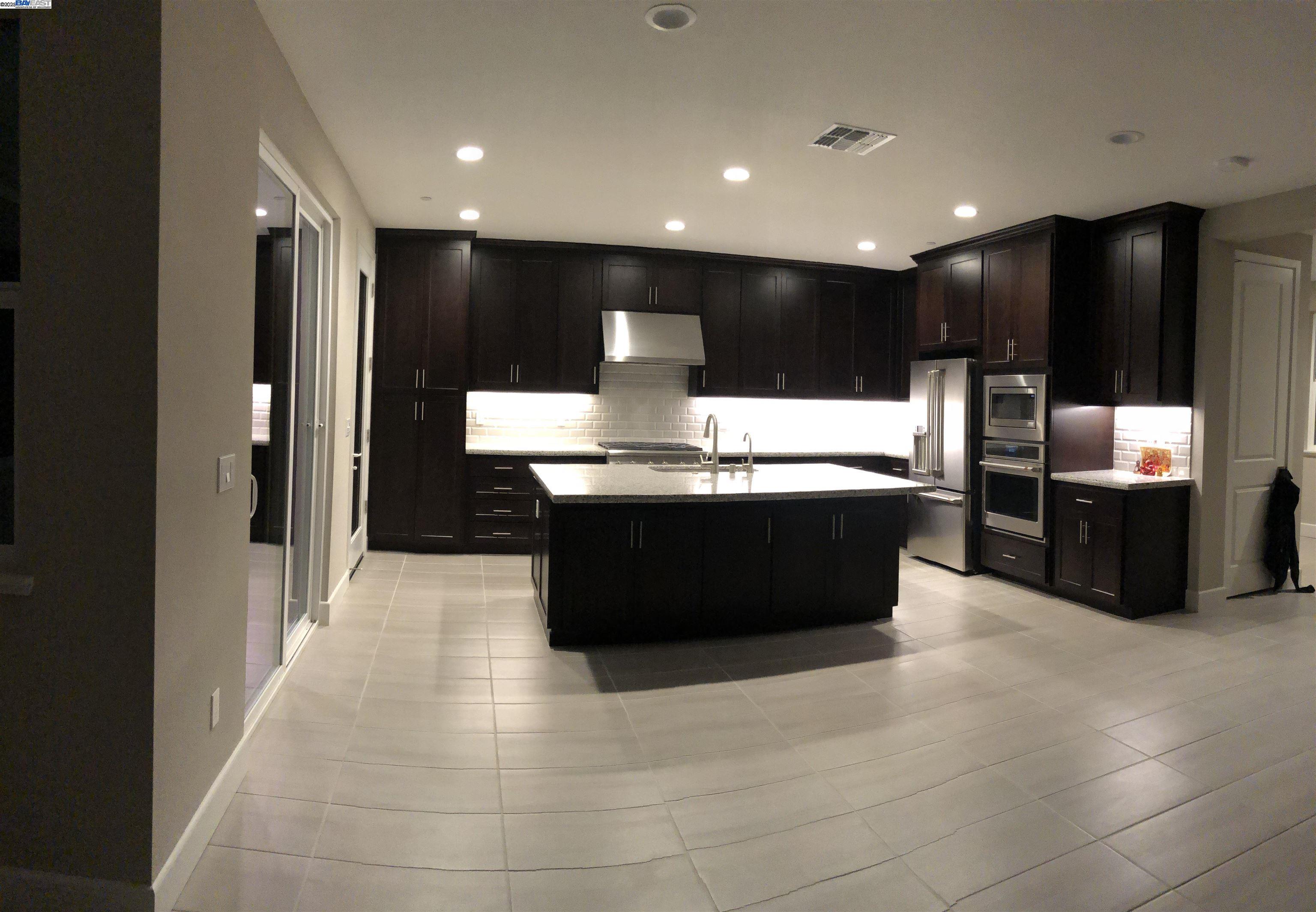 Detail Gallery Image 23 of 25 For 1401 S Durant Ter, Mountain House,  CA 95391 - 4 Beds | 3/1 Baths