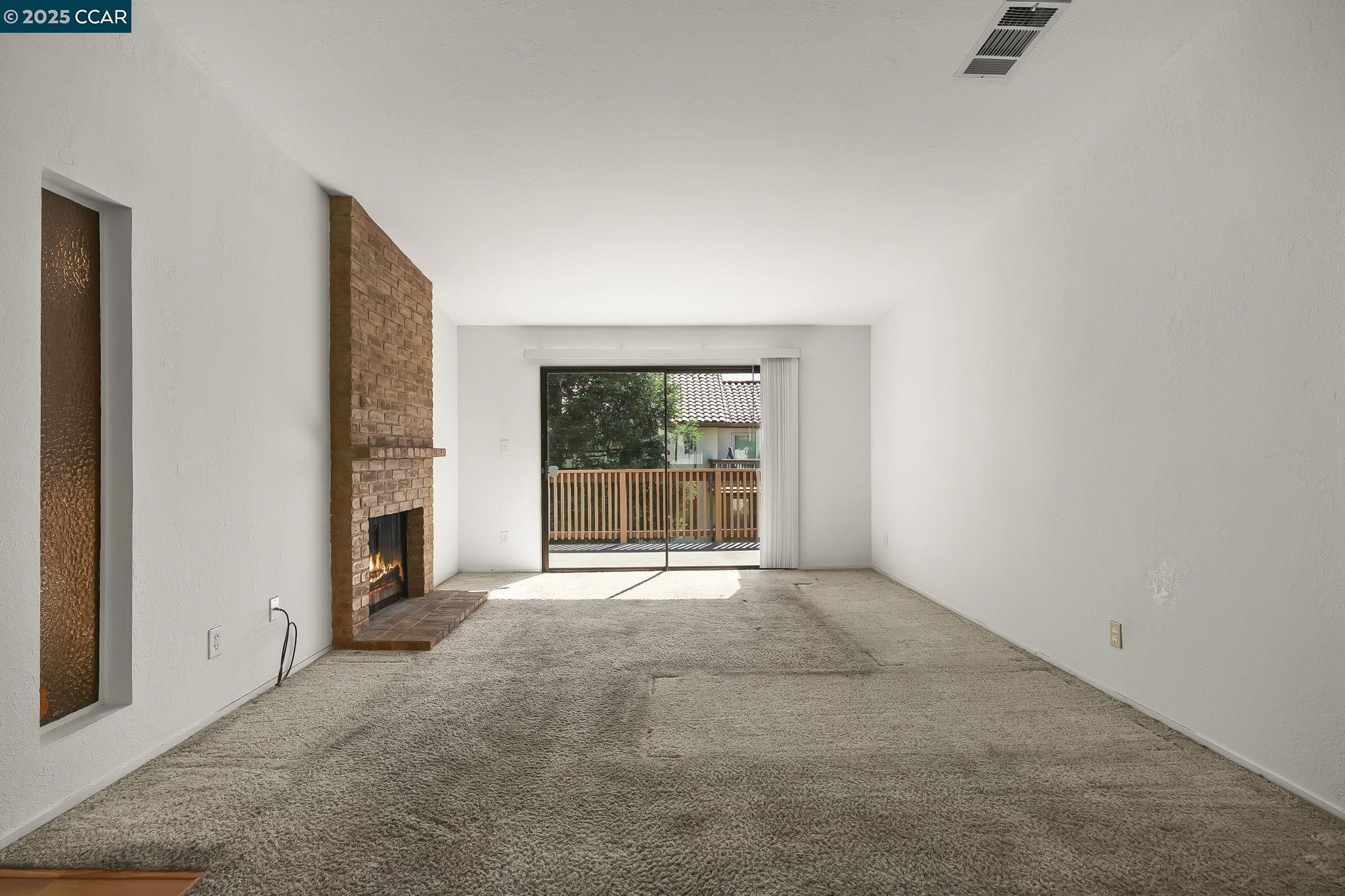 Photo #5: 41098828 Listing: Photo #5