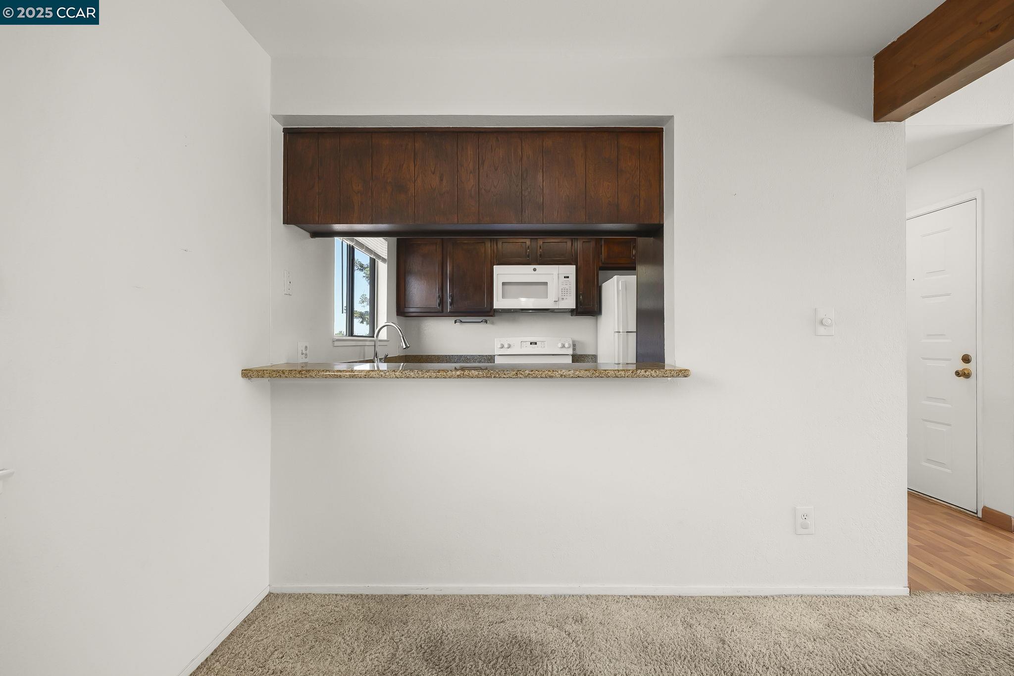 Photo #9: 41098828 Listing: Photo #9