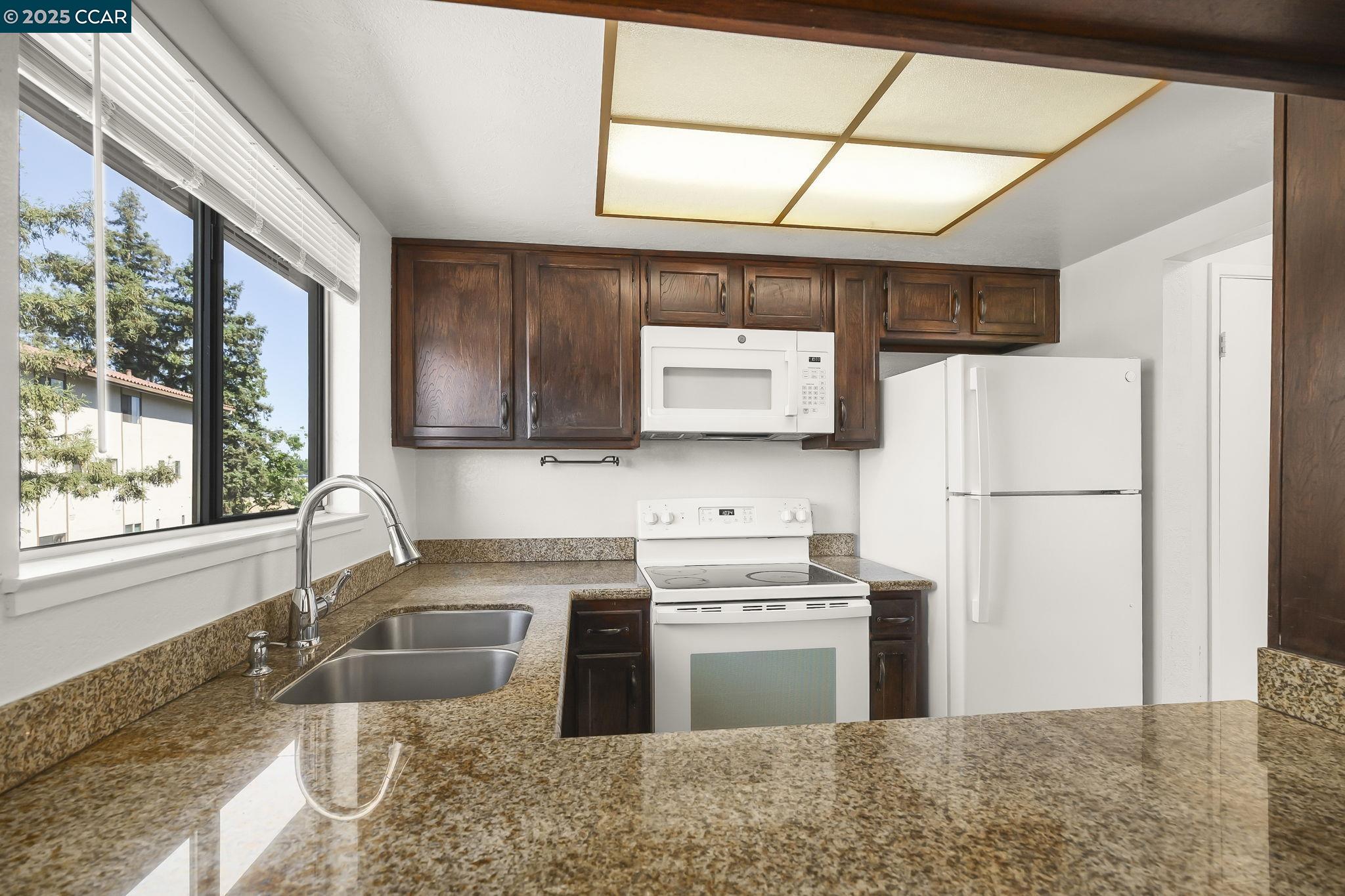 Photo #10: 41098828 Listing: Photo #10