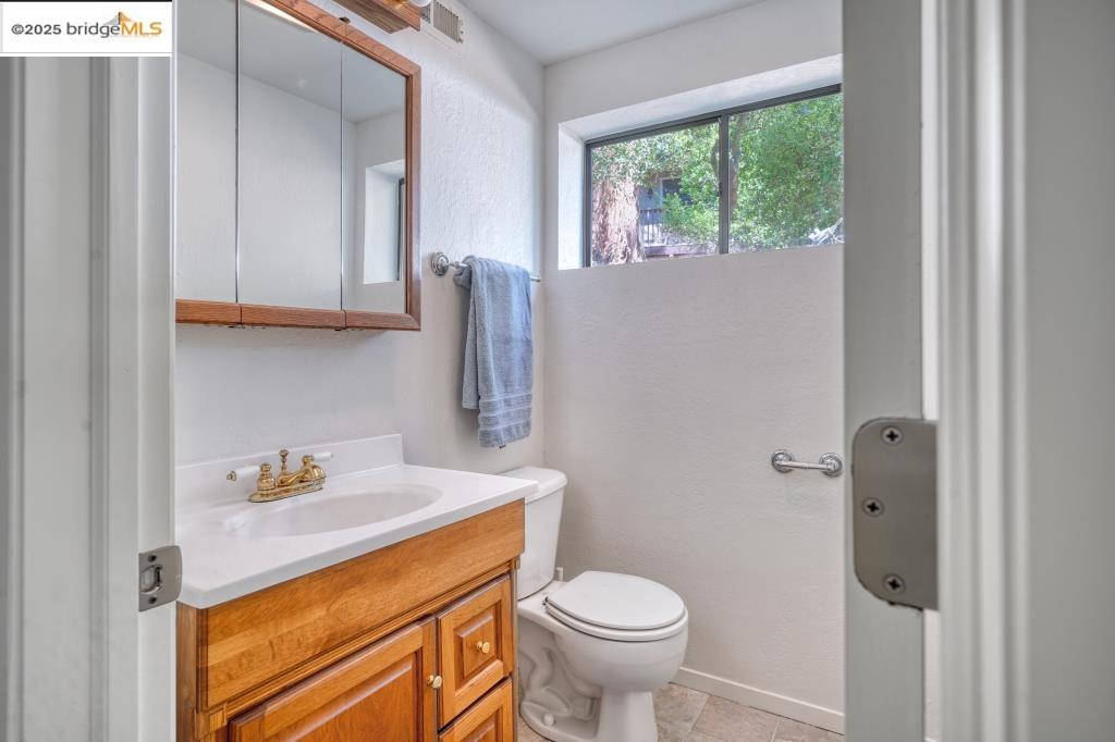 Detail Gallery Image 18 of 21 For 20224 Lower Skyridge Dr., Groveland,  CA 95321 - 3 Beds | 2/1 Baths