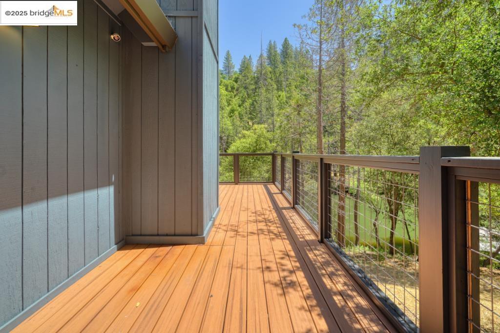 Detail Gallery Image 4 of 21 For 20224 Lower Skyridge Dr., Groveland,  CA 95321 - 3 Beds | 2/1 Baths