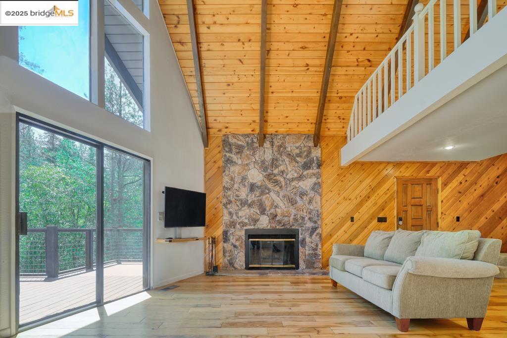 Detail Gallery Image 6 of 21 For 20224 Lower Skyridge Dr., Groveland,  CA 95321 - 3 Beds | 2/1 Baths