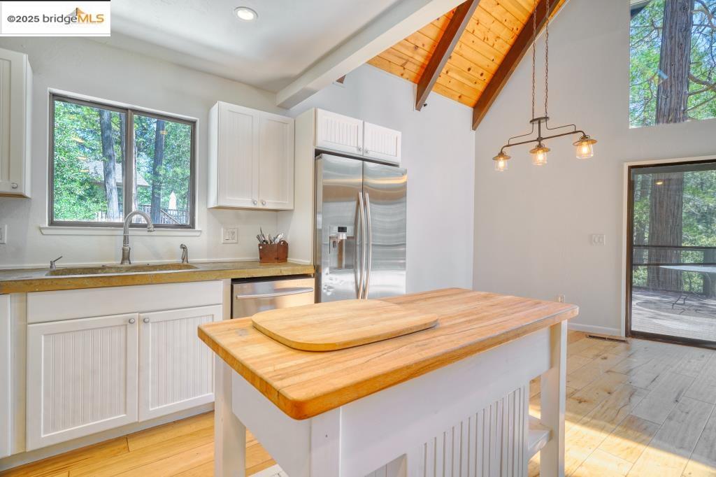 Detail Gallery Image 7 of 21 For 20224 Lower Skyridge Dr., Groveland,  CA 95321 - 3 Beds | 2/1 Baths