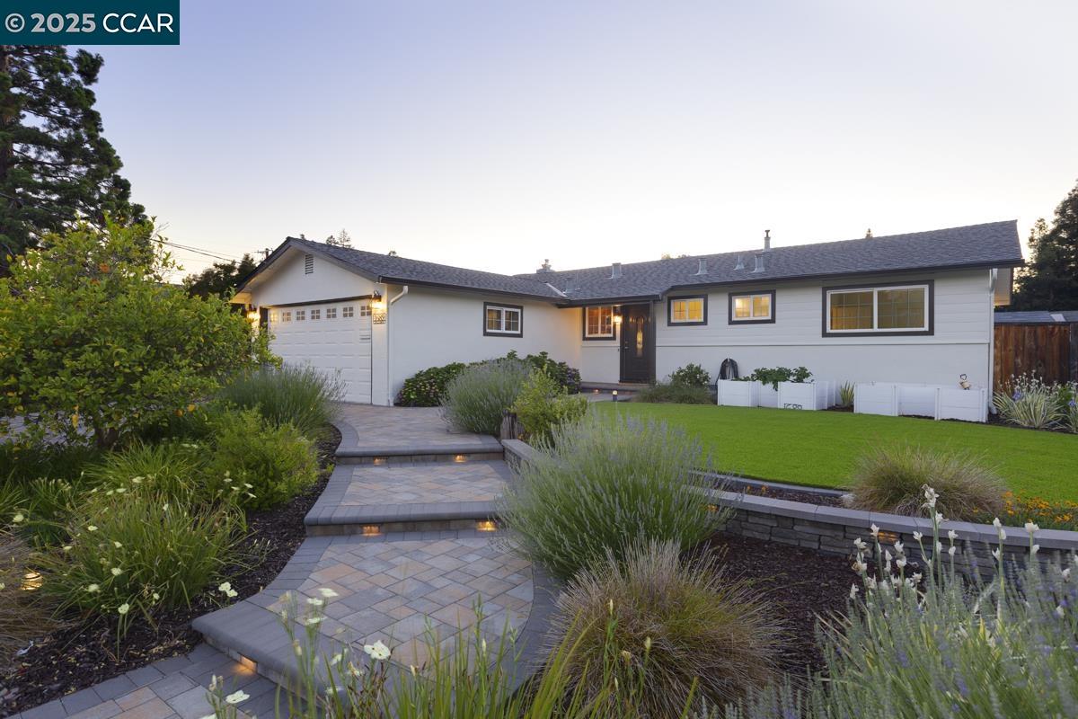 Detail Gallery Image 1 of 32 For 1689 Joelle Dr, Concord,  CA 94521 - 3 Beds | 2/1 Baths