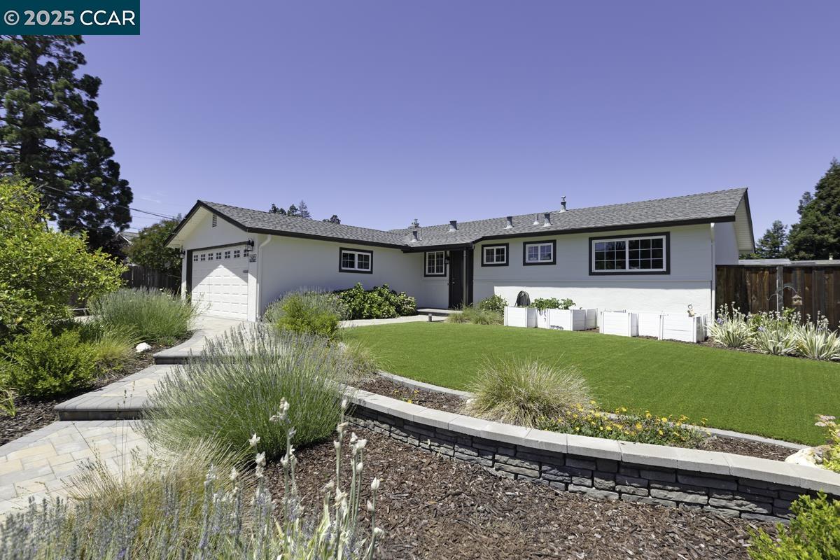 Detail Gallery Image 2 of 32 For 1689 Joelle Dr, Concord,  CA 94521 - 3 Beds | 2/1 Baths