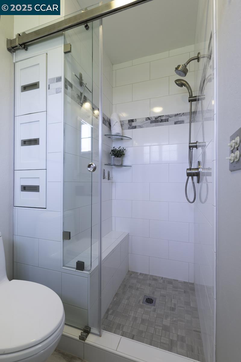 Detail Gallery Image 14 of 32 For 1689 Joelle Dr, Concord,  CA 94521 - 3 Beds | 2/1 Baths