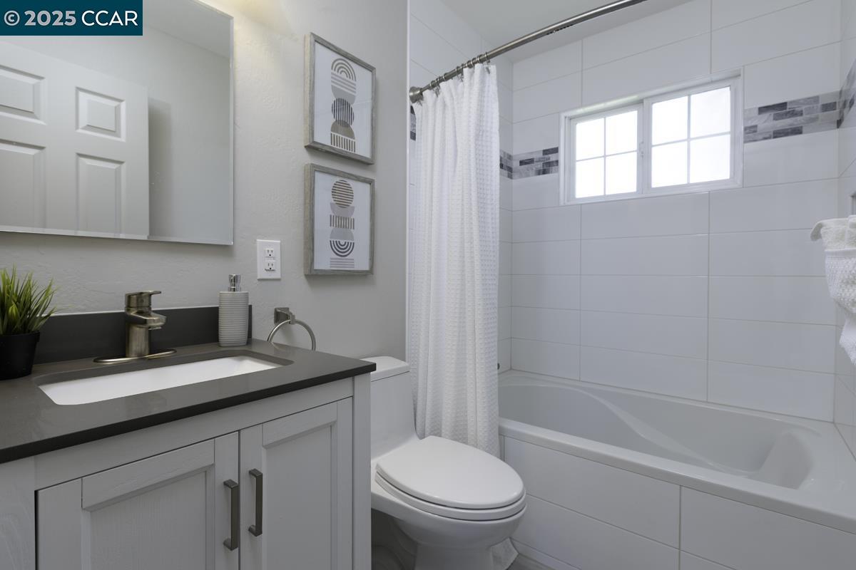 Detail Gallery Image 17 of 32 For 1689 Joelle Dr, Concord,  CA 94521 - 3 Beds | 2/1 Baths