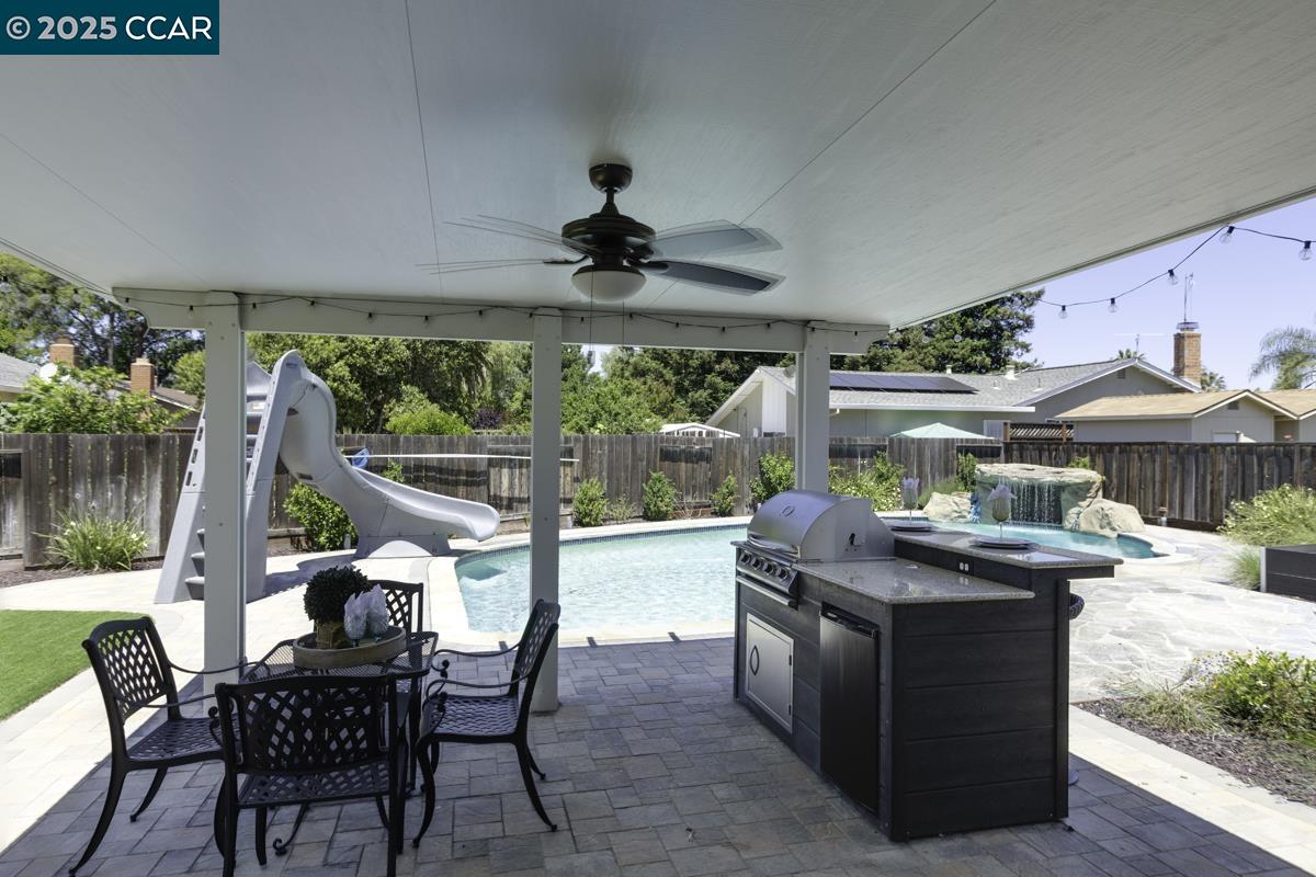 Detail Gallery Image 18 of 32 For 1689 Joelle Dr, Concord,  CA 94521 - 3 Beds | 2/1 Baths