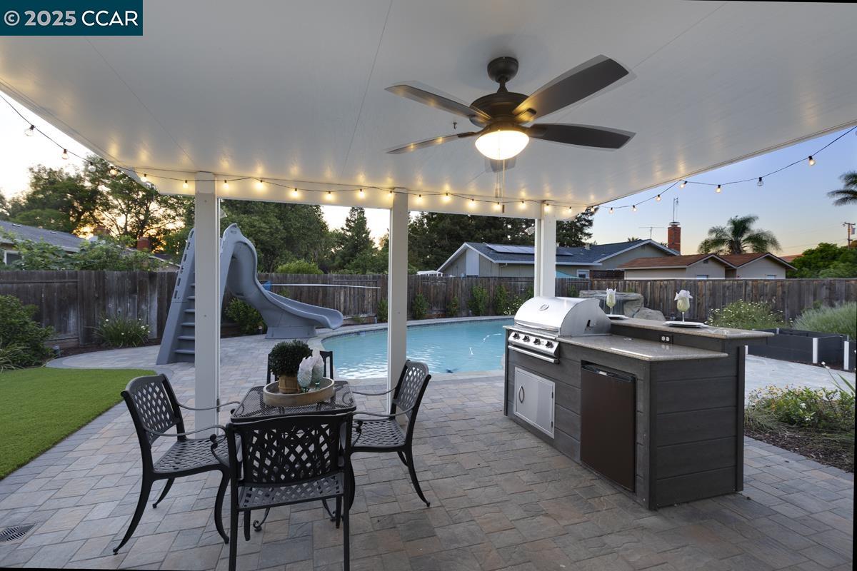 Detail Gallery Image 27 of 32 For 1689 Joelle Dr, Concord,  CA 94521 - 3 Beds | 2/1 Baths