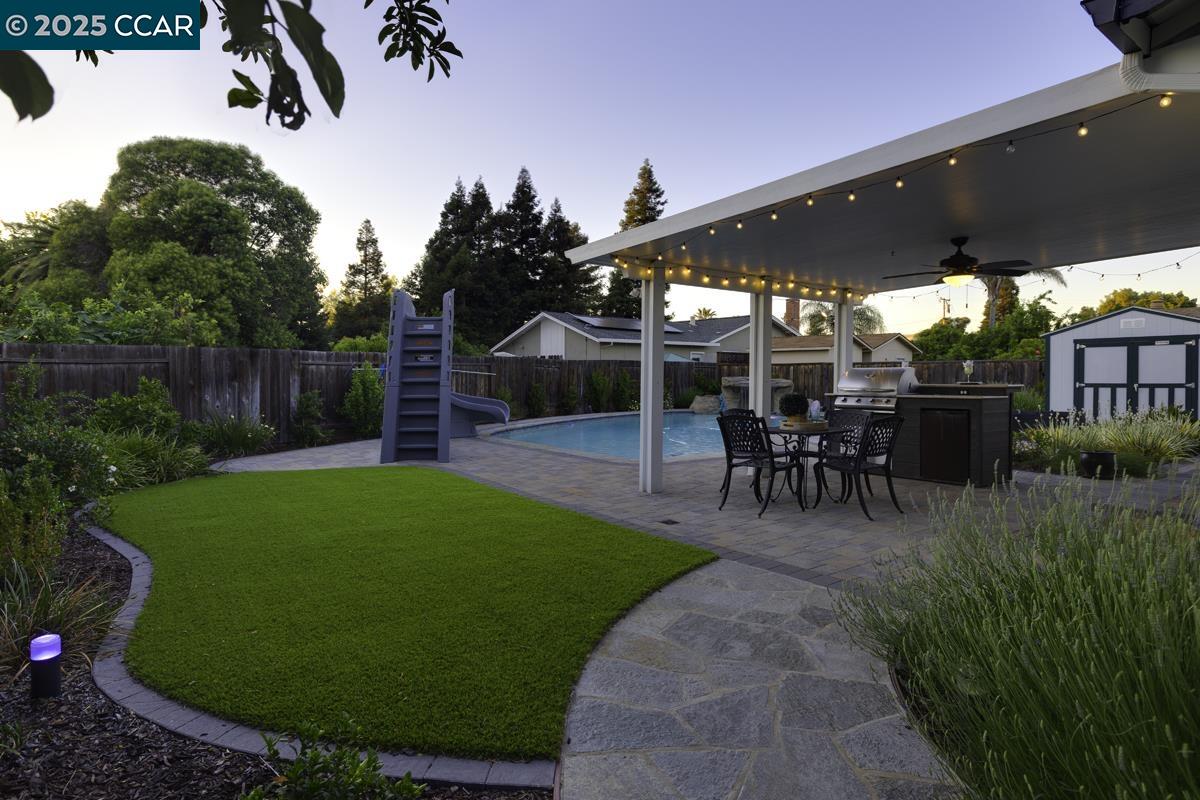 Detail Gallery Image 28 of 32 For 1689 Joelle Dr, Concord,  CA 94521 - 3 Beds | 2/1 Baths