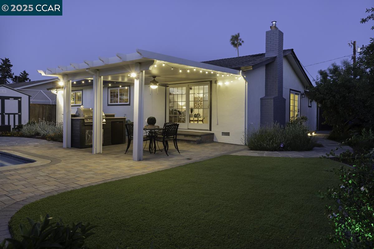 Detail Gallery Image 29 of 32 For 1689 Joelle Dr, Concord,  CA 94521 - 3 Beds | 2/1 Baths