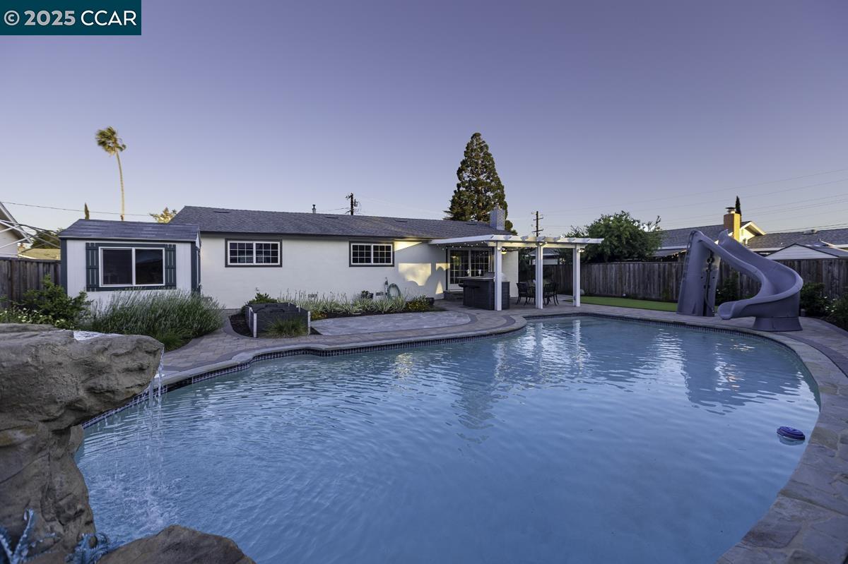 Detail Gallery Image 32 of 32 For 1689 Joelle Dr, Concord,  CA 94521 - 3 Beds | 2/1 Baths