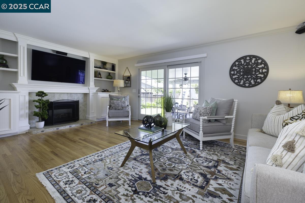 Detail Gallery Image 5 of 32 For 1689 Joelle Dr, Concord,  CA 94521 - 3 Beds | 2/1 Baths