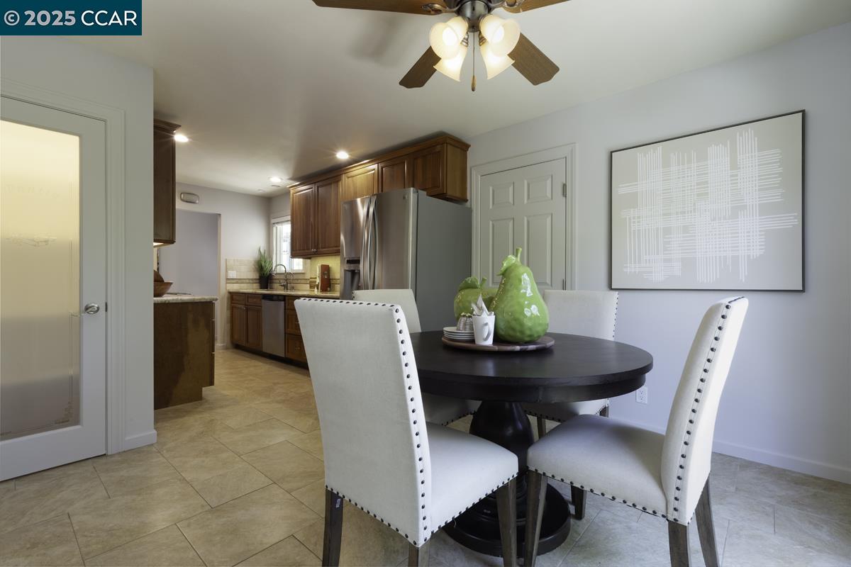 Detail Gallery Image 9 of 32 For 1689 Joelle Dr, Concord,  CA 94521 - 3 Beds | 2/1 Baths