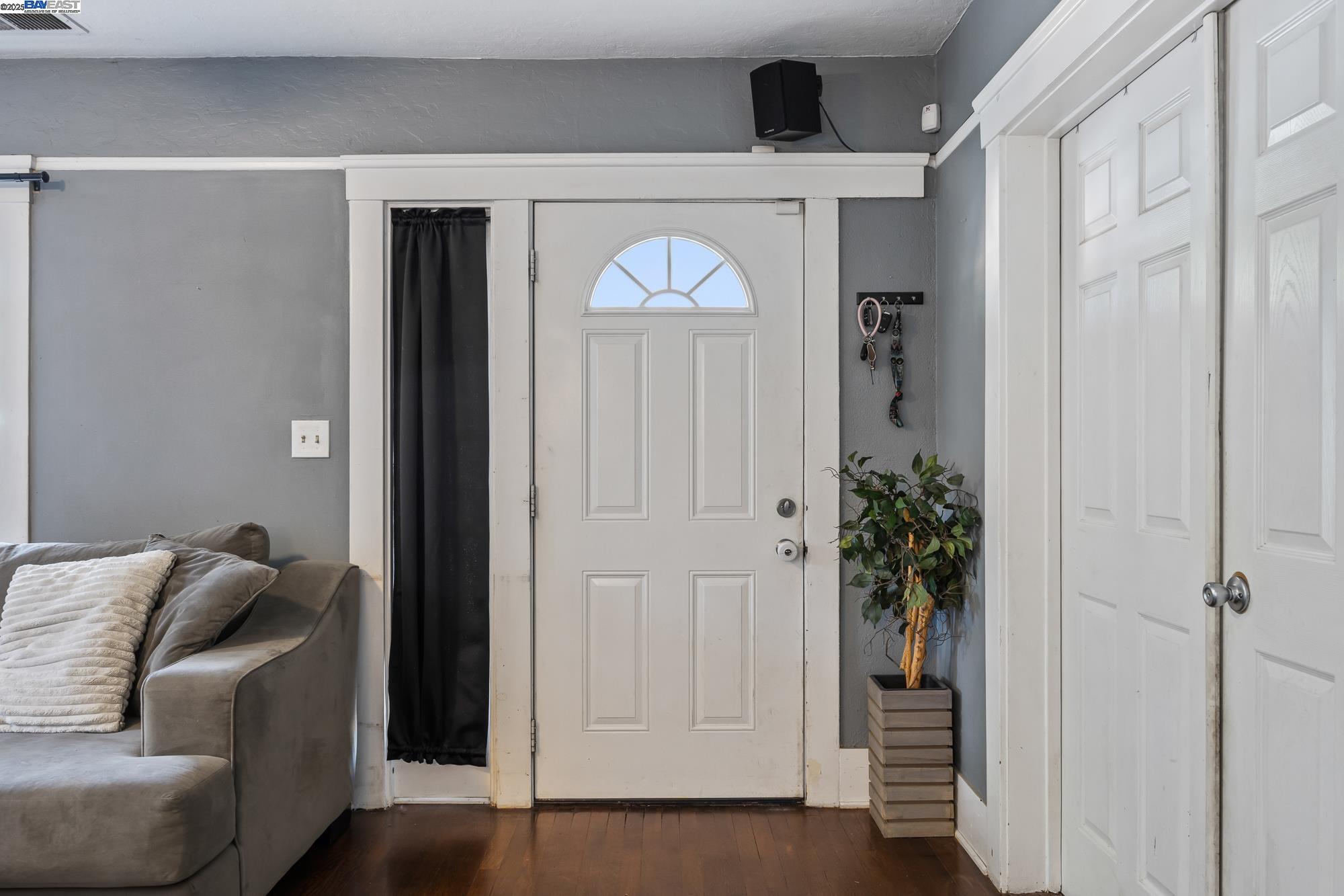 Detail Gallery Image 3 of 28 For 423 High St, Modesto,  CA 95354 - 3 Beds | 1 Baths