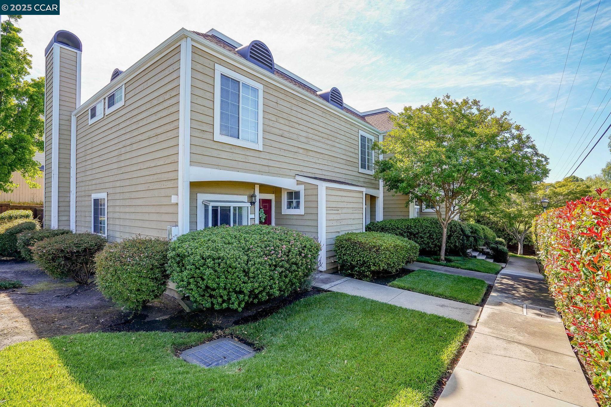 Detail Gallery Image 1 of 27 For 5059 Hiller Ln, Martinez,  CA 94553 - 2 Beds | 2/1 Baths