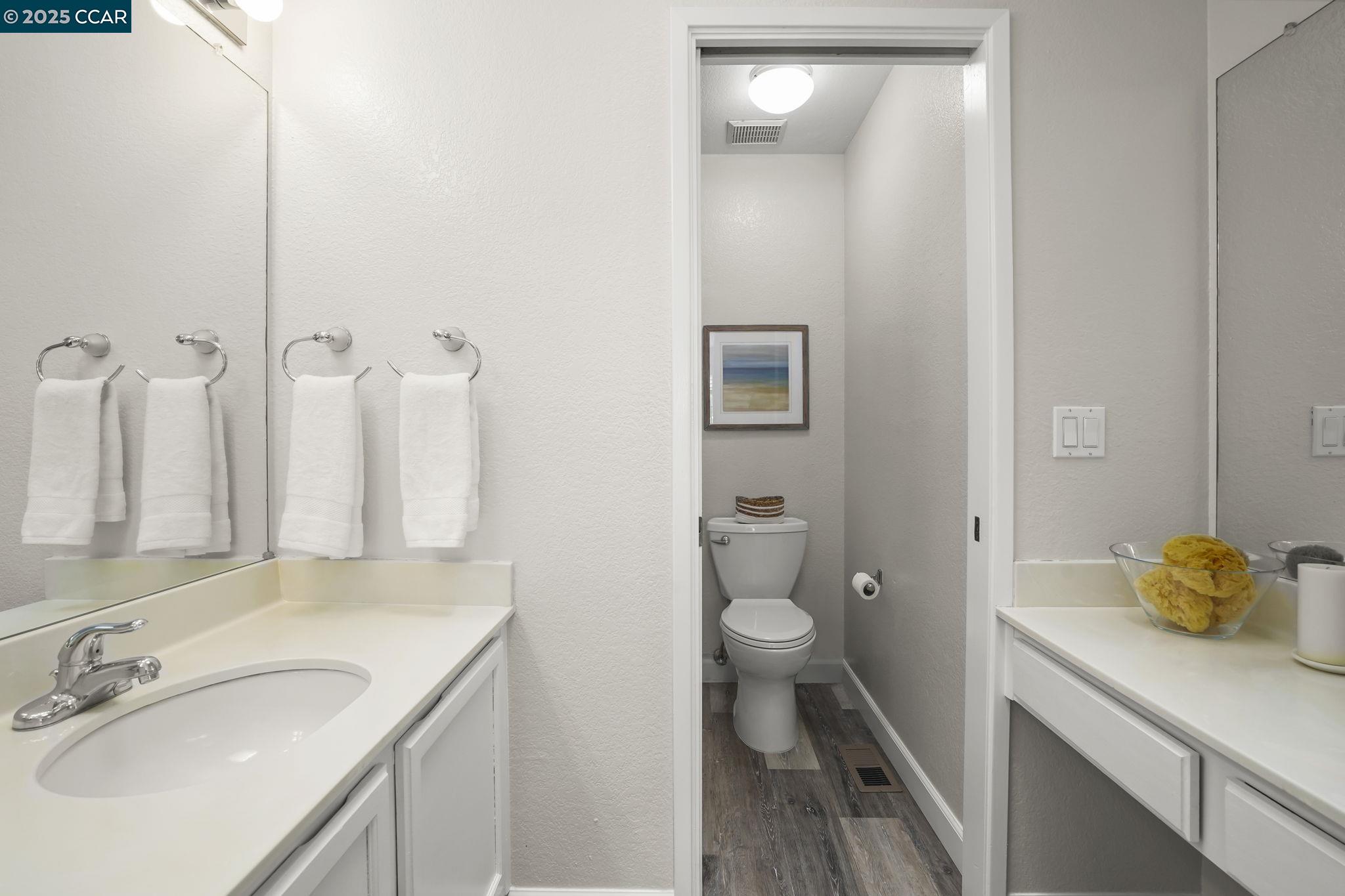Detail Gallery Image 13 of 27 For 5059 Hiller Ln, Martinez,  CA 94553 - 2 Beds | 2/1 Baths