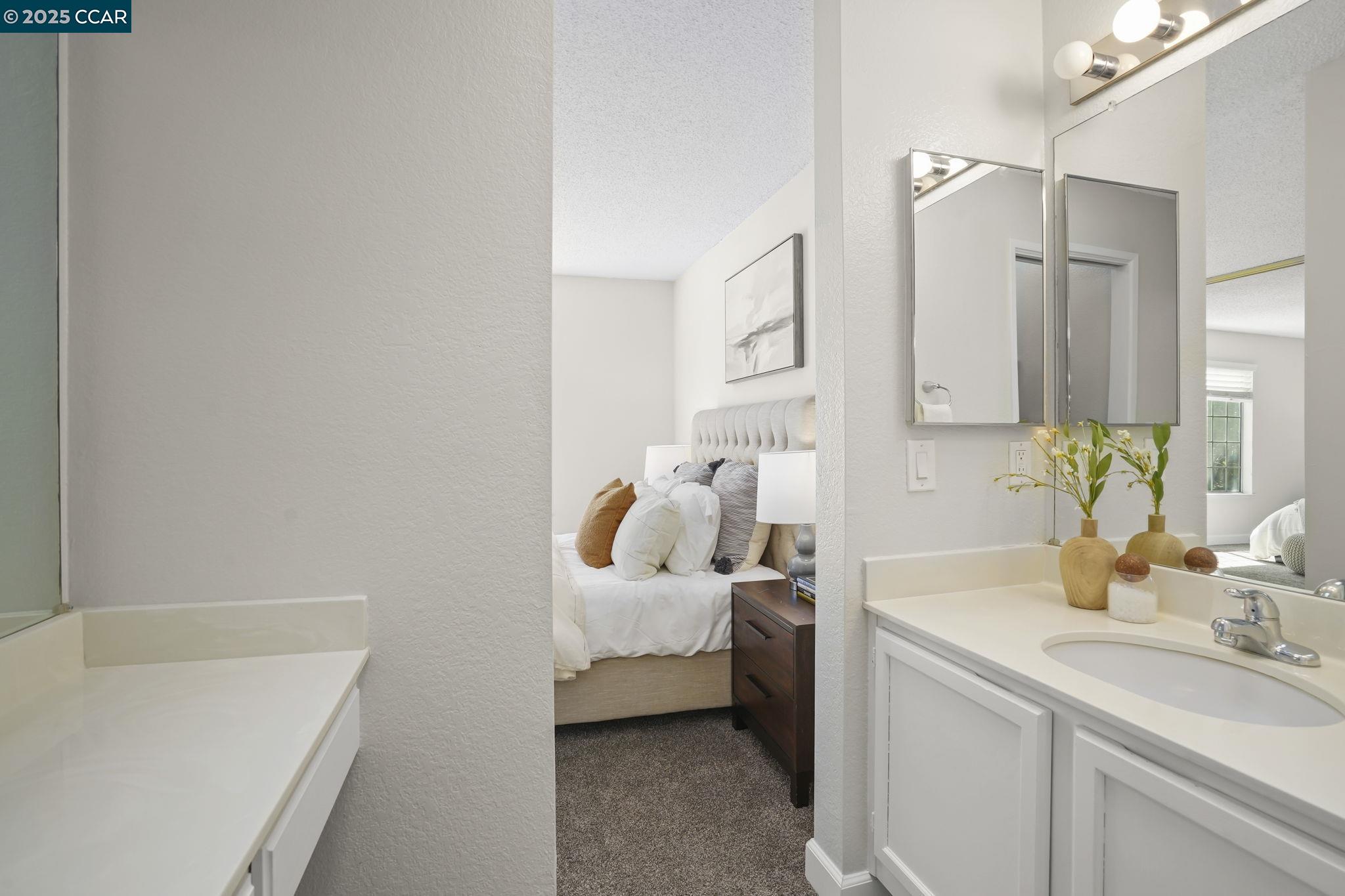 Detail Gallery Image 14 of 27 For 5059 Hiller Ln, Martinez,  CA 94553 - 2 Beds | 2/1 Baths