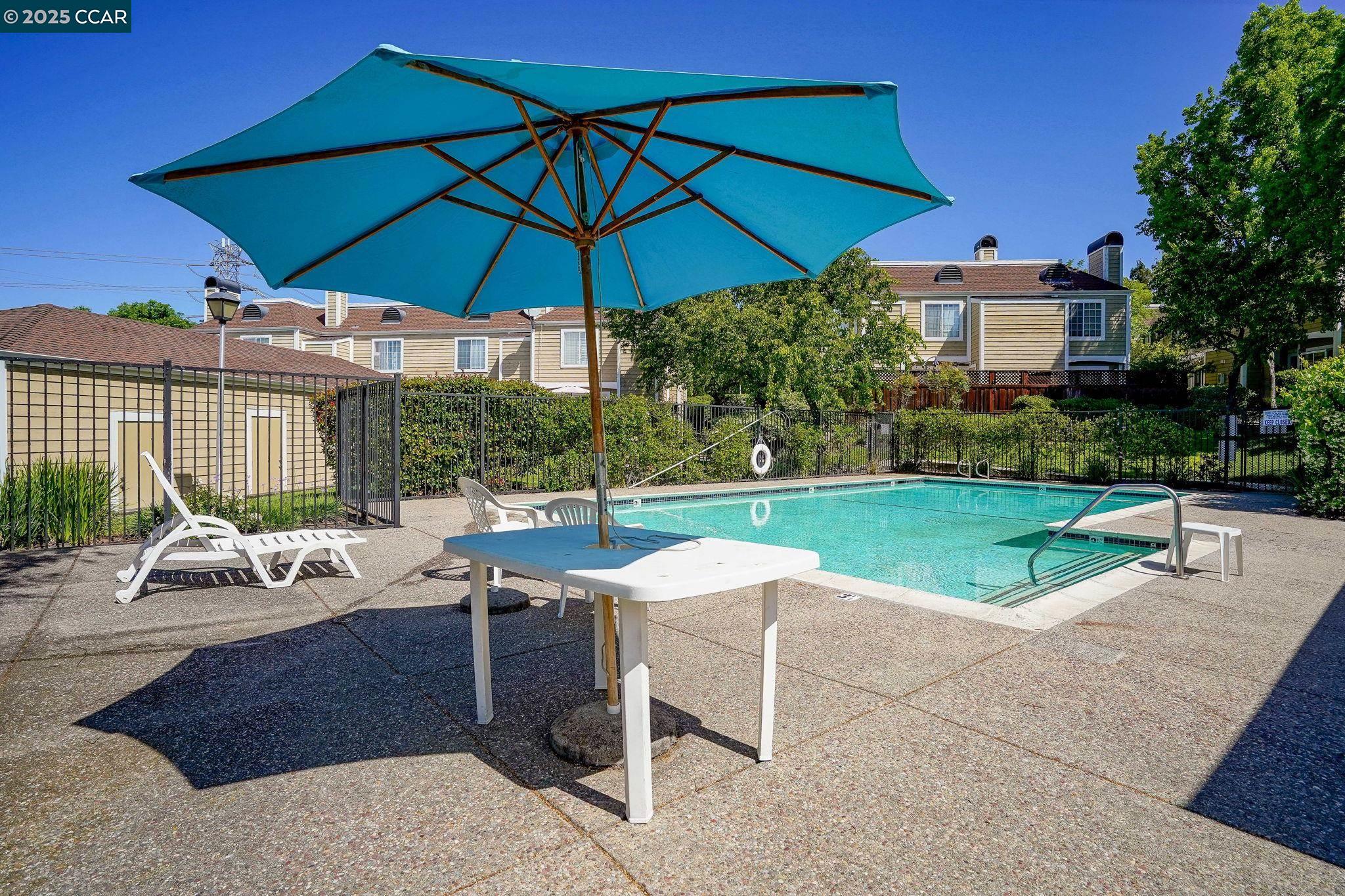 Detail Gallery Image 25 of 27 For 5059 Hiller Ln, Martinez,  CA 94553 - 2 Beds | 2/1 Baths