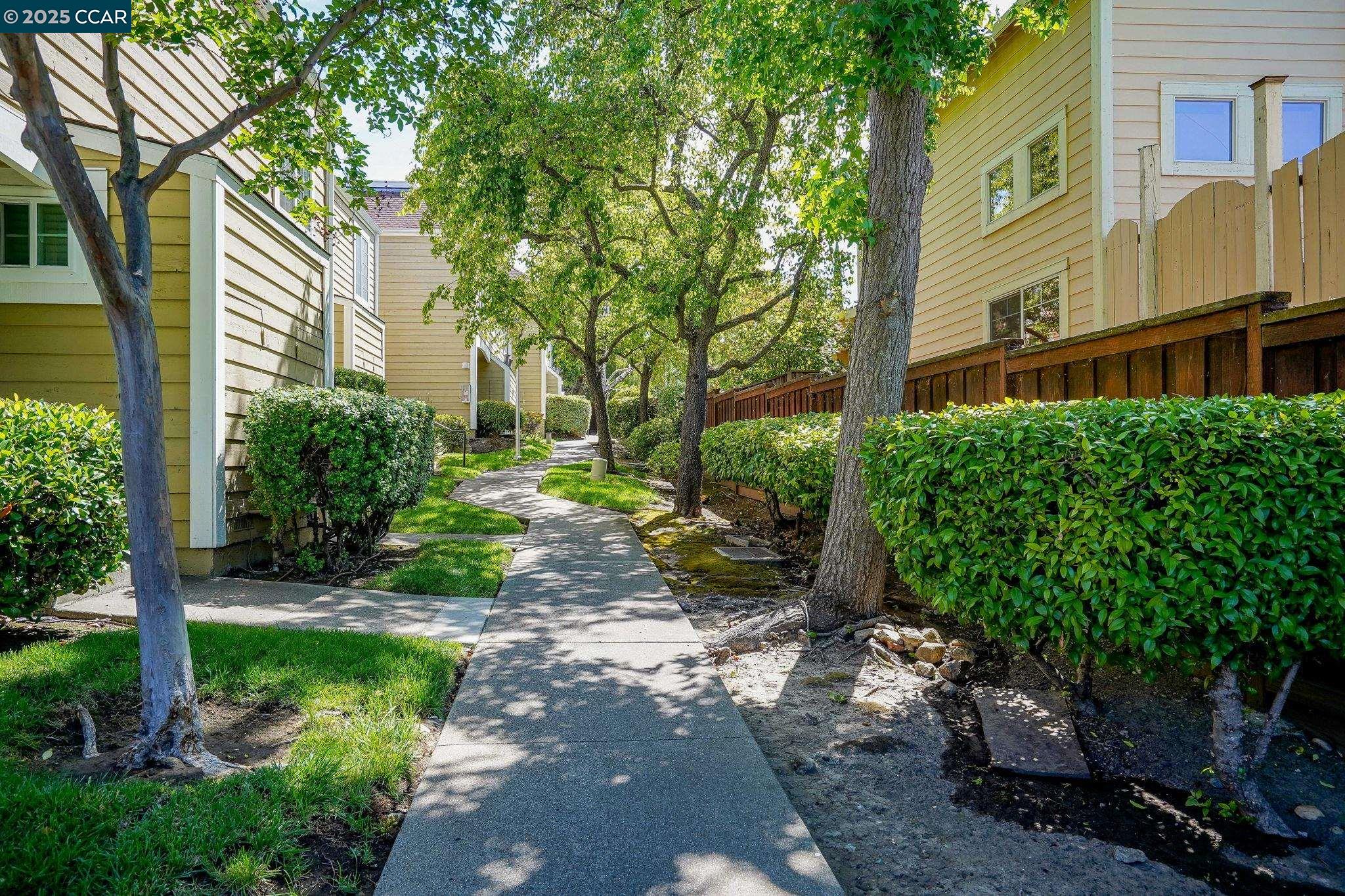 Detail Gallery Image 26 of 27 For 5059 Hiller Ln, Martinez,  CA 94553 - 2 Beds | 2/1 Baths