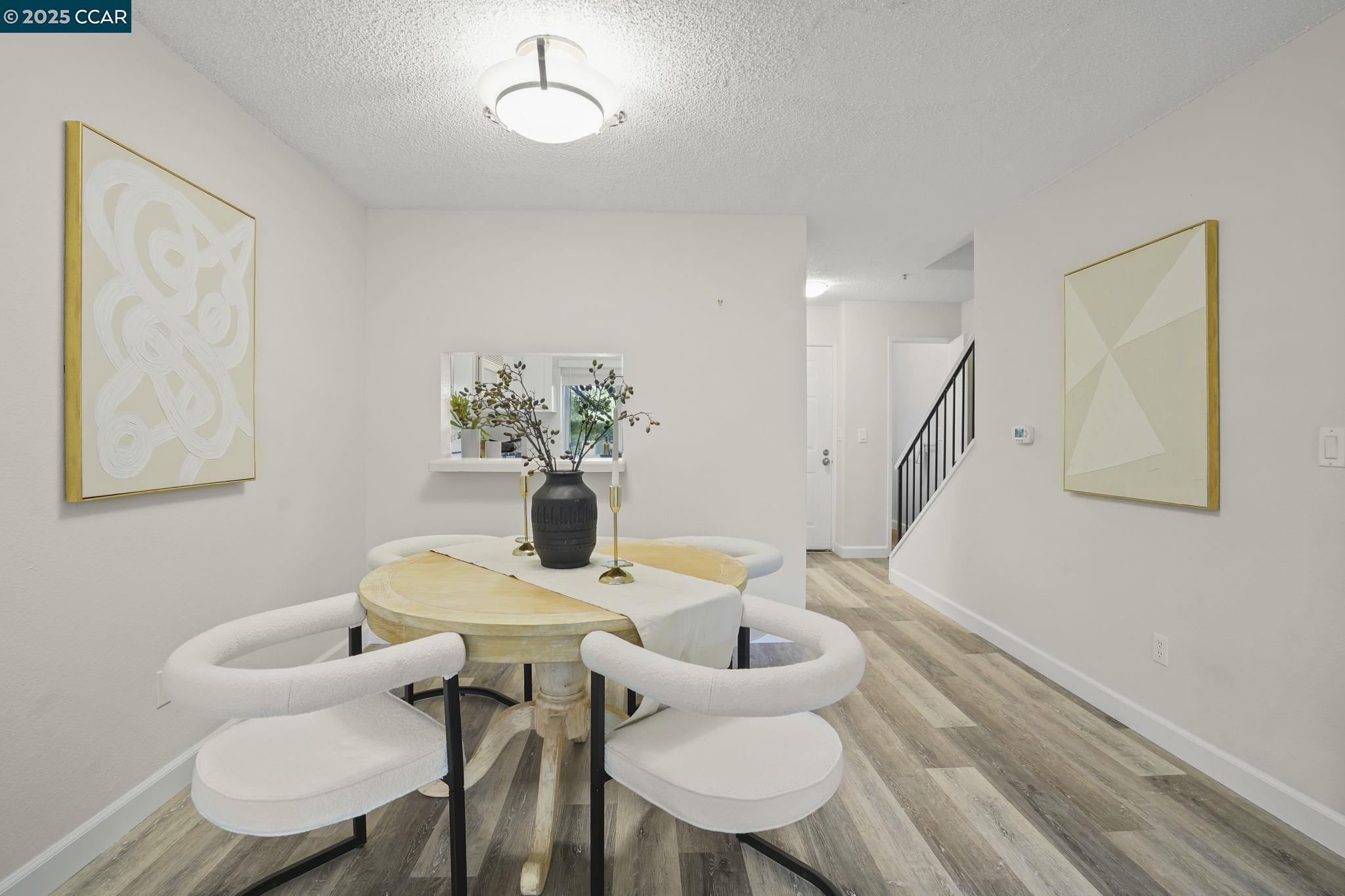 Detail Gallery Image 7 of 27 For 5059 Hiller Ln, Martinez,  CA 94553 - 2 Beds | 2/1 Baths