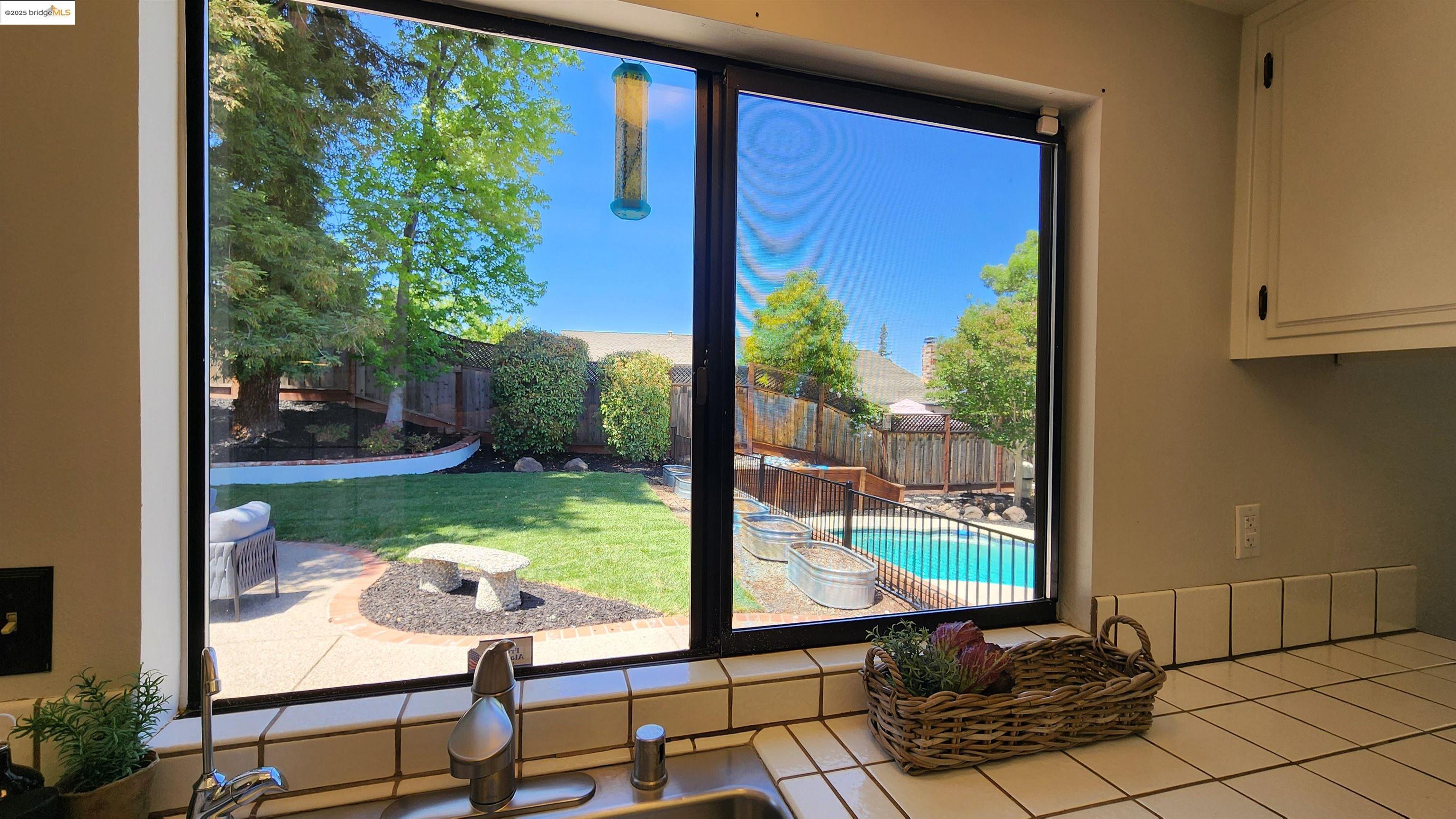 Detail Gallery Image 17 of 50 For 2320 Chardonnay Way, Antioch,  CA 94509 - 4 Beds | 2/1 Baths