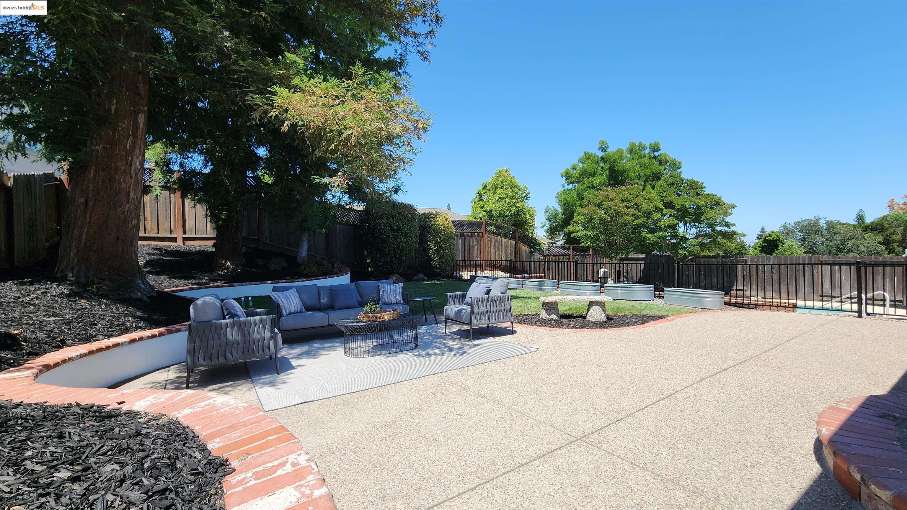 Detail Gallery Image 45 of 50 For 2320 Chardonnay Way, Antioch,  CA 94509 - 4 Beds | 2/1 Baths