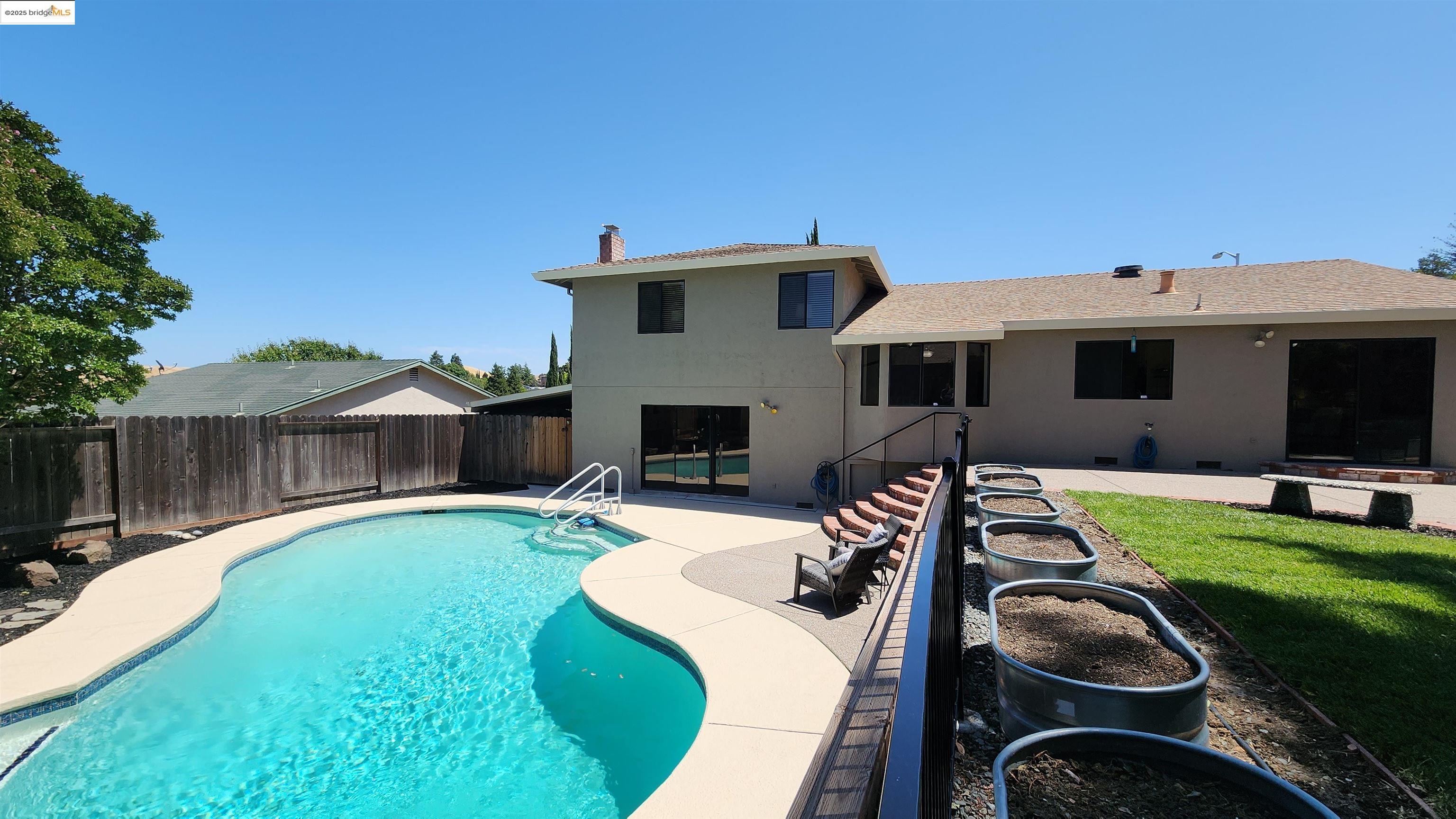 Detail Gallery Image 48 of 50 For 2320 Chardonnay Way, Antioch,  CA 94509 - 4 Beds | 2/1 Baths