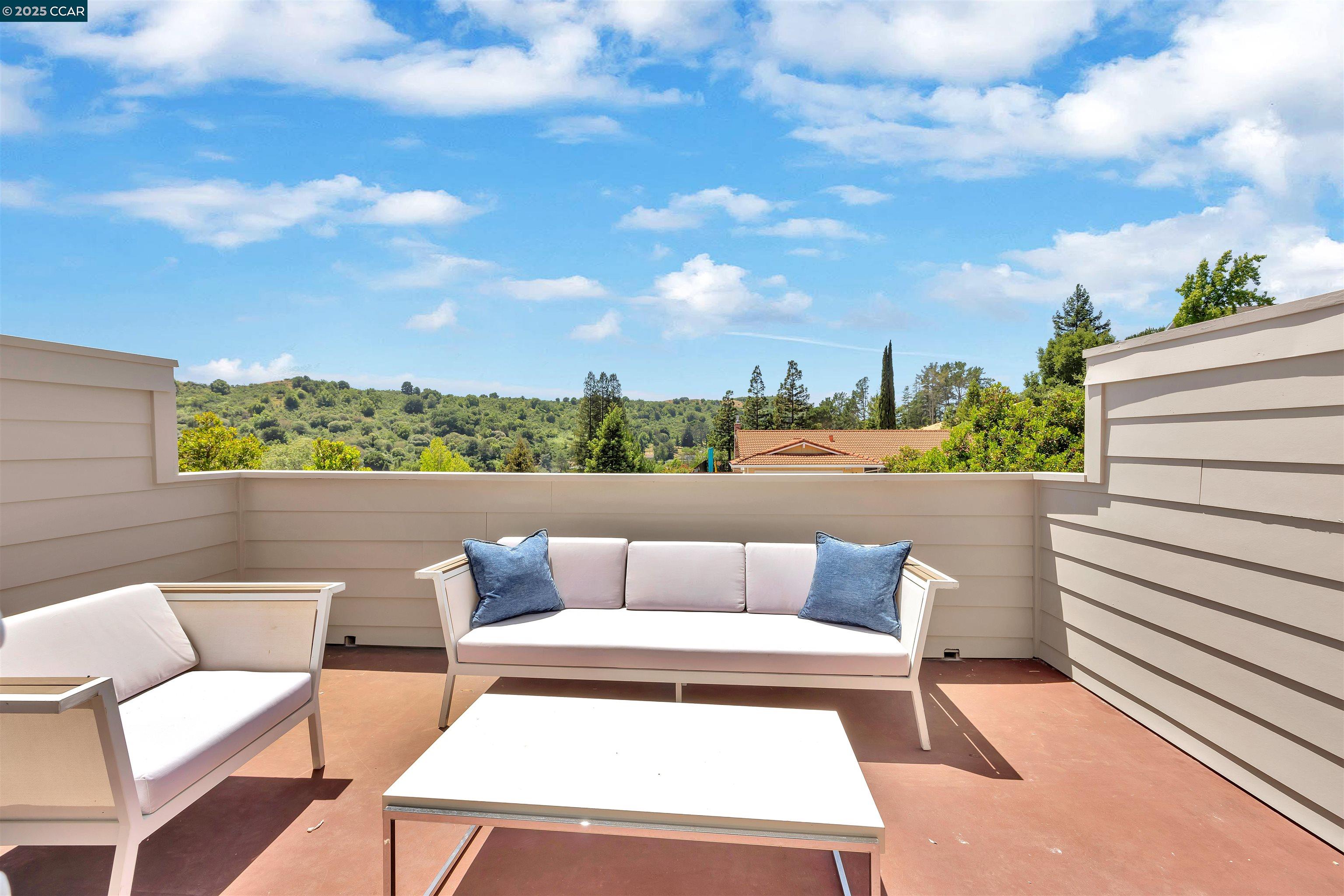 Detail Gallery Image 14 of 27 For 363 Calle La Montana, Moraga,  CA 94556 - 4 Beds | 2/1 Baths
