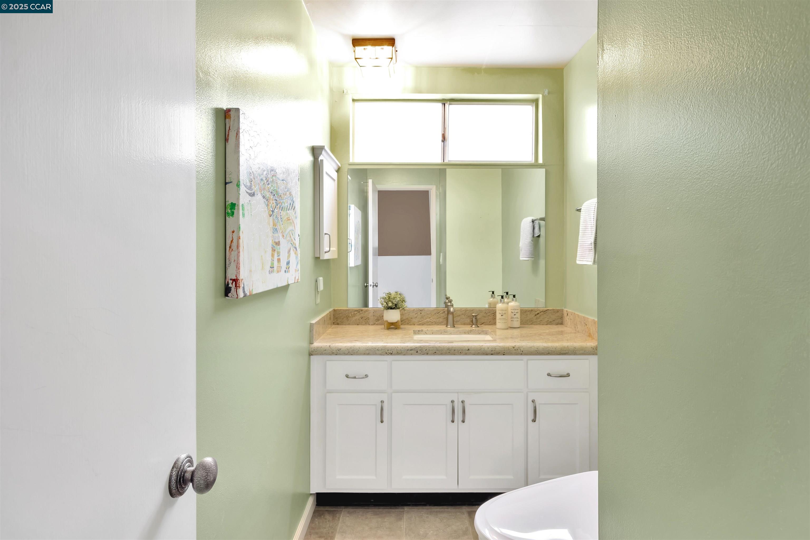 Detail Gallery Image 19 of 27 For 363 Calle La Montana, Moraga,  CA 94556 - 4 Beds | 2/1 Baths