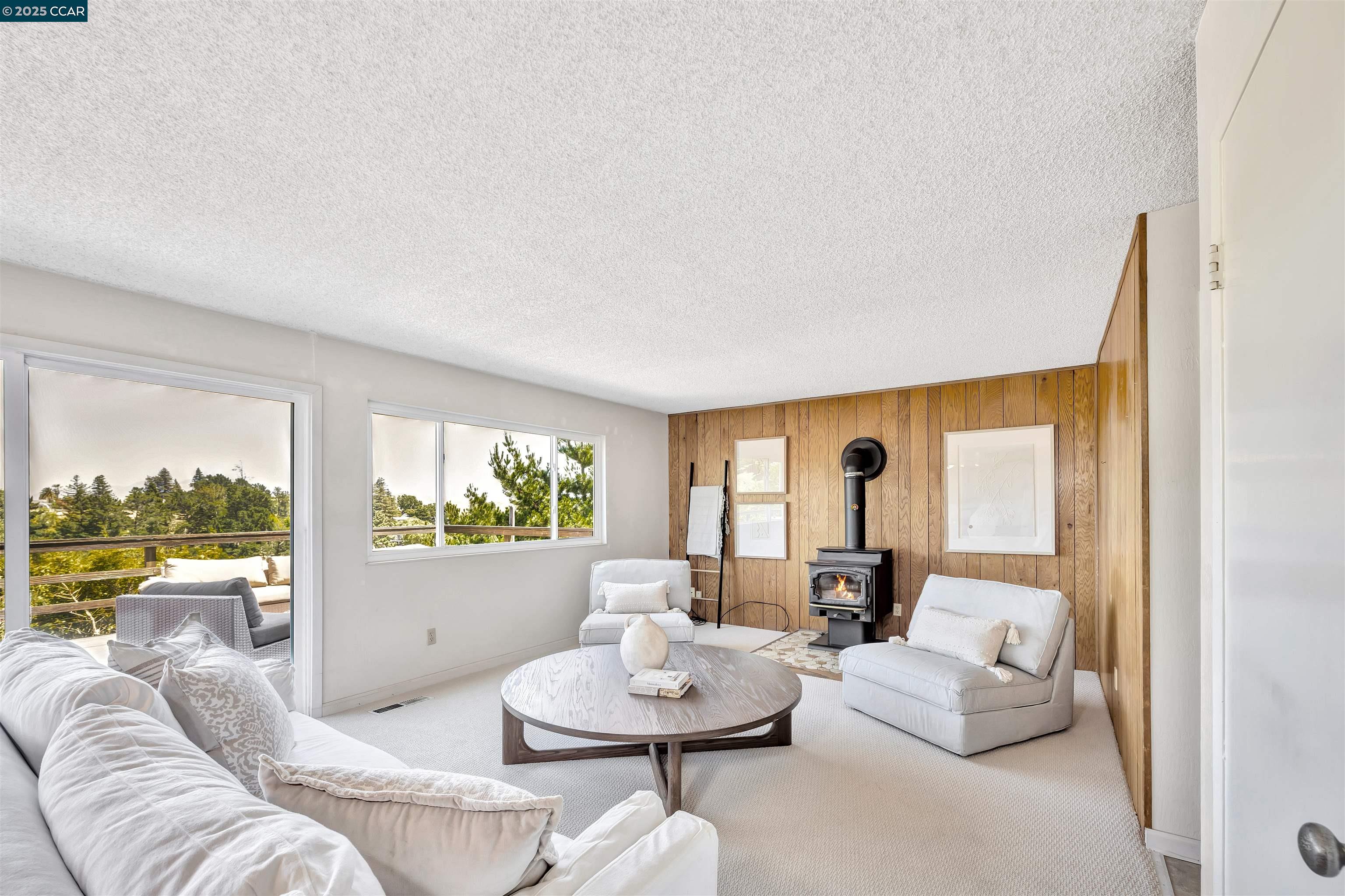 Detail Gallery Image 9 of 27 For 363 Calle La Montana, Moraga,  CA 94556 - 4 Beds | 2/1 Baths