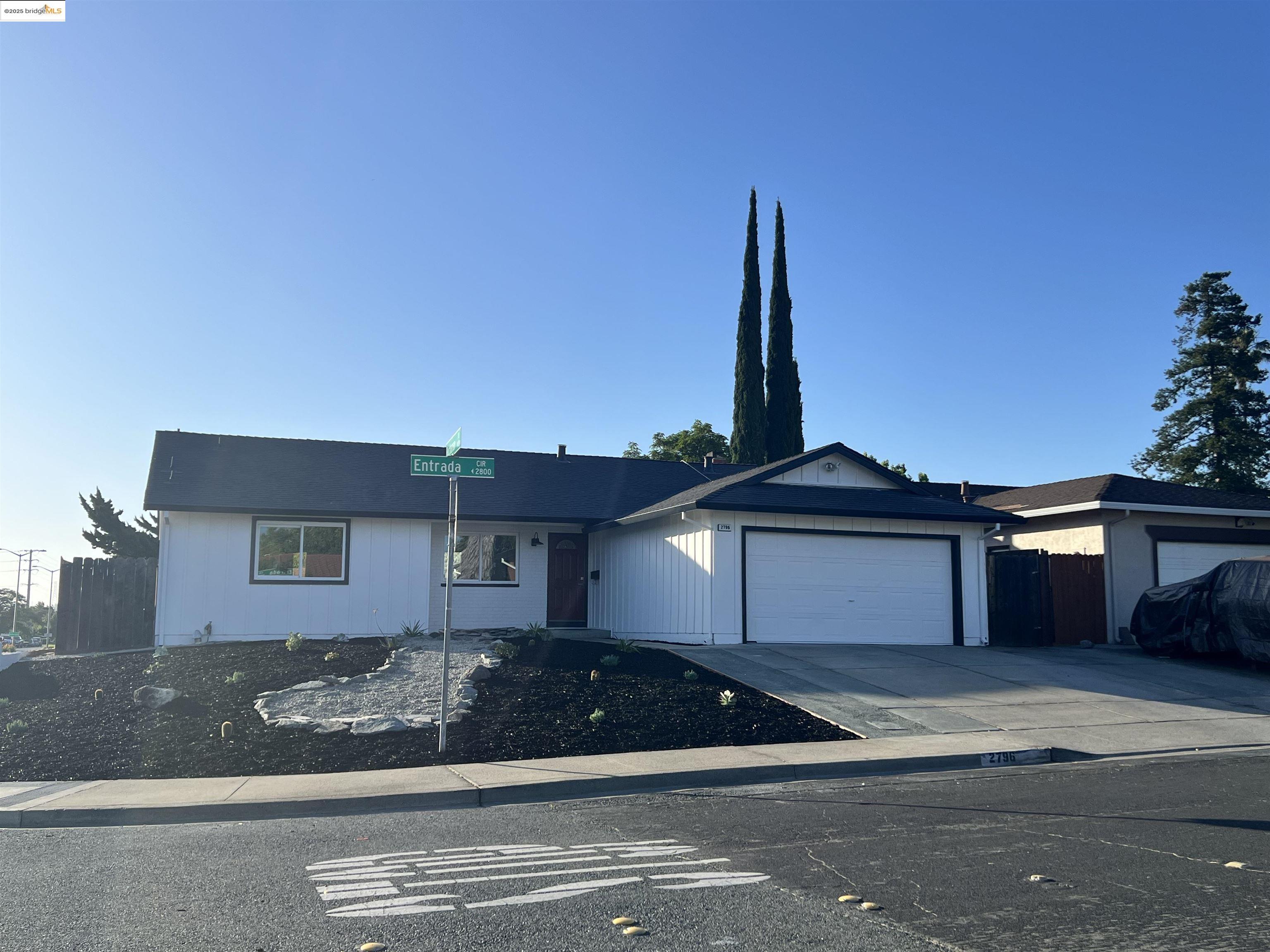Detail Gallery Image 1 of 15 For 2796 Entrada Cir, Antioch,  CA 94509 - 4 Beds | 2 Baths