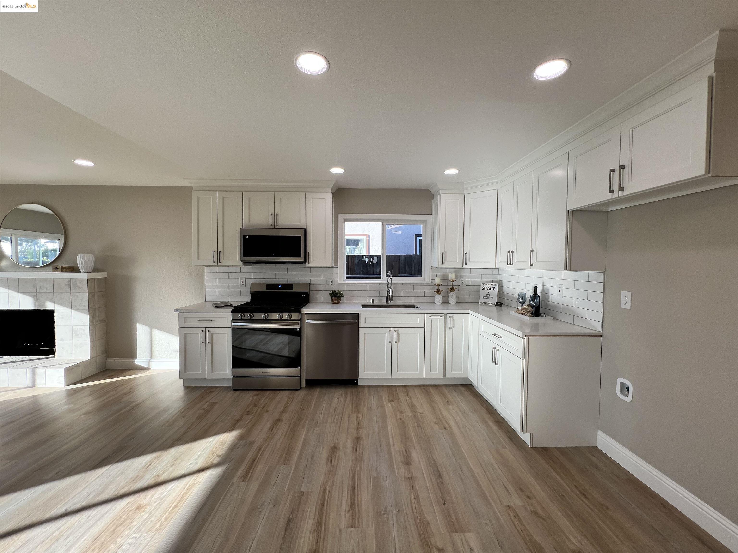 Detail Gallery Image 13 of 15 For 2796 Entrada Cir, Antioch,  CA 94509 - 4 Beds | 2 Baths