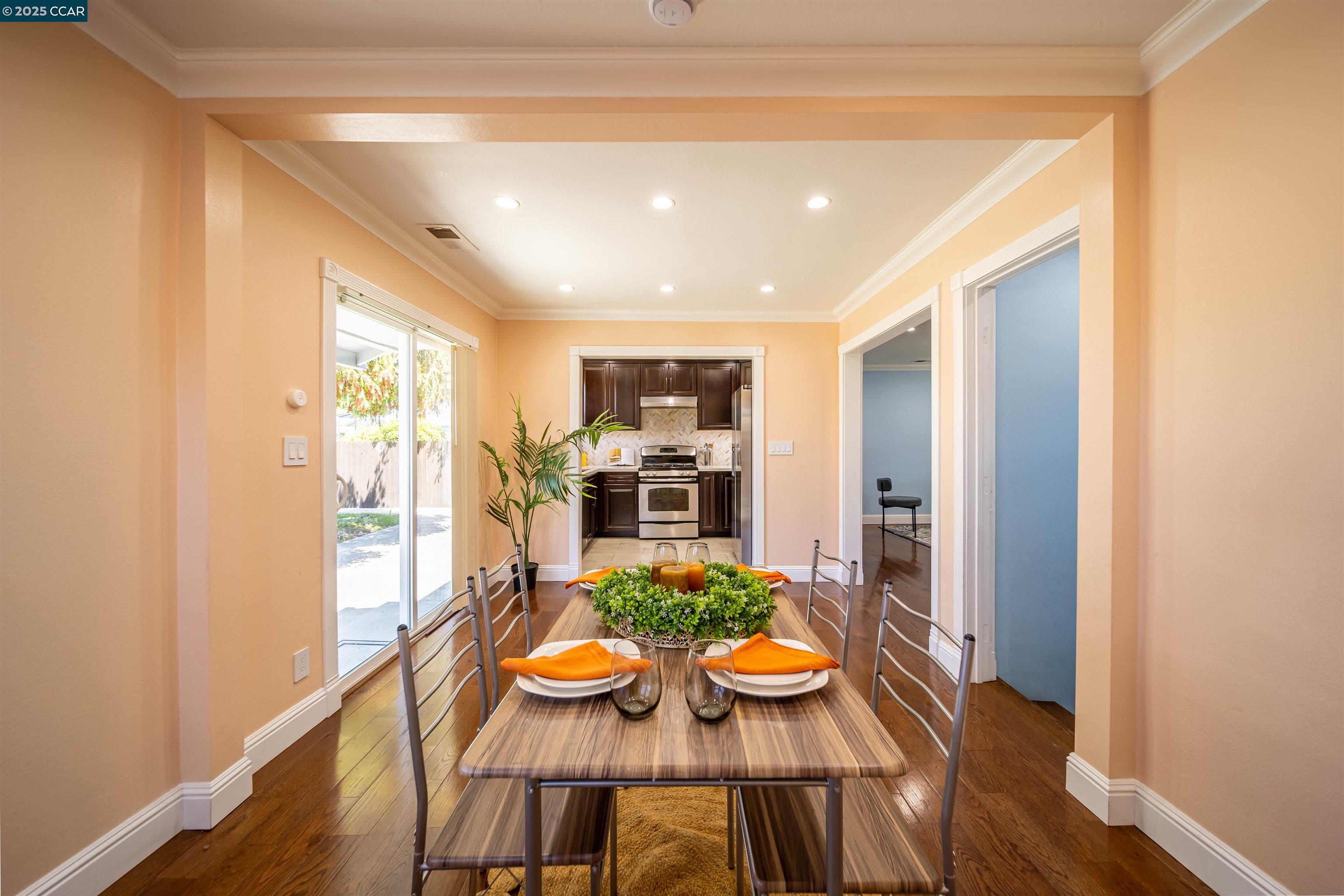 Detail Gallery Image 12 of 39 For 2421 Lincoln Ave, Richmond,  CA 94804 - 3 Beds | 1 Baths