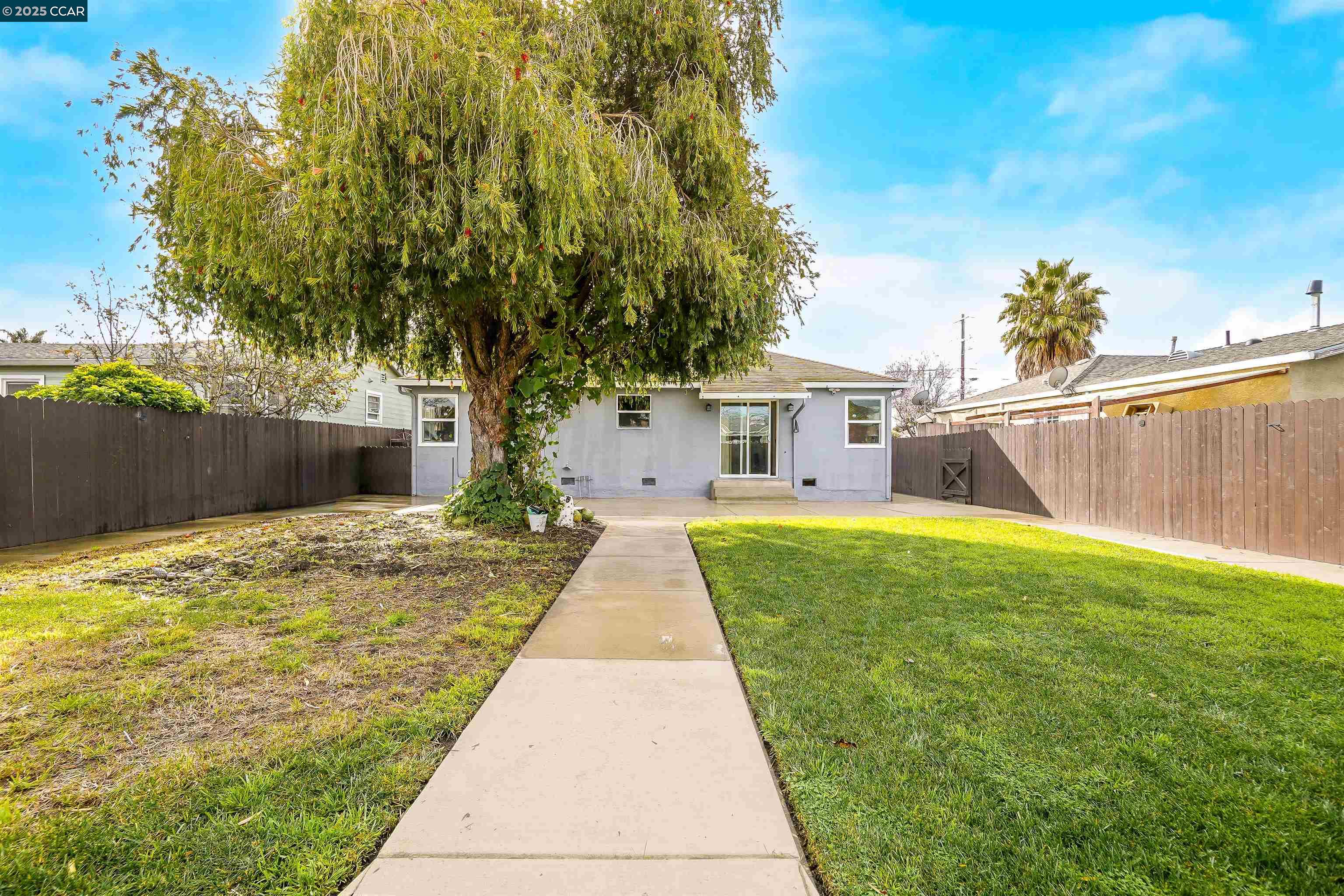 Detail Gallery Image 30 of 39 For 2421 Lincoln Ave, Richmond,  CA 94804 - 3 Beds | 1 Baths