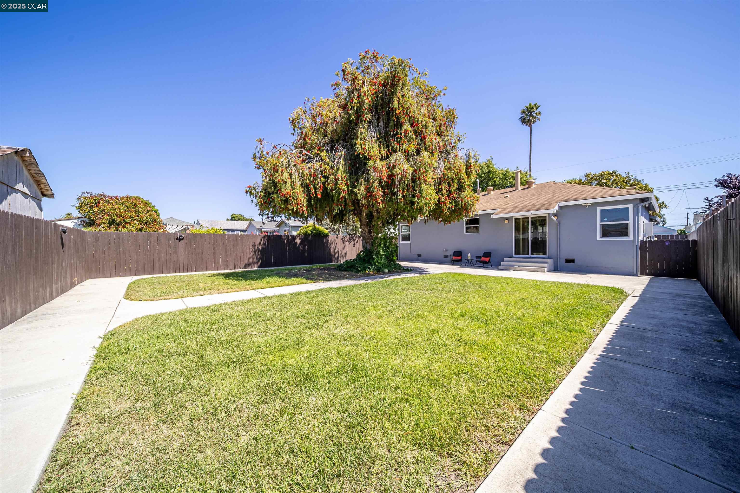 Detail Gallery Image 31 of 39 For 2421 Lincoln Ave, Richmond,  CA 94804 - 3 Beds | 1 Baths