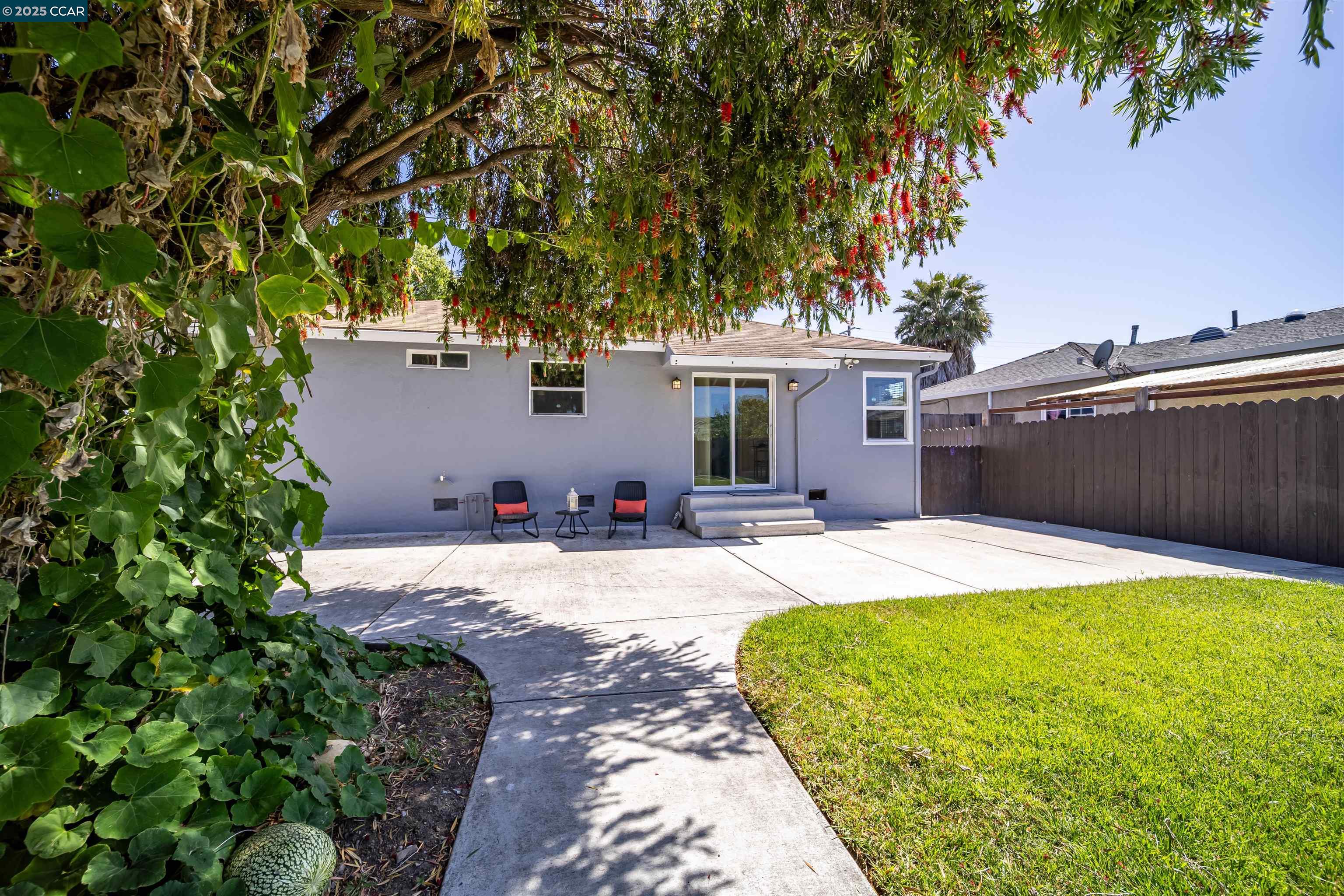 Detail Gallery Image 32 of 39 For 2421 Lincoln Ave, Richmond,  CA 94804 - 3 Beds | 1 Baths