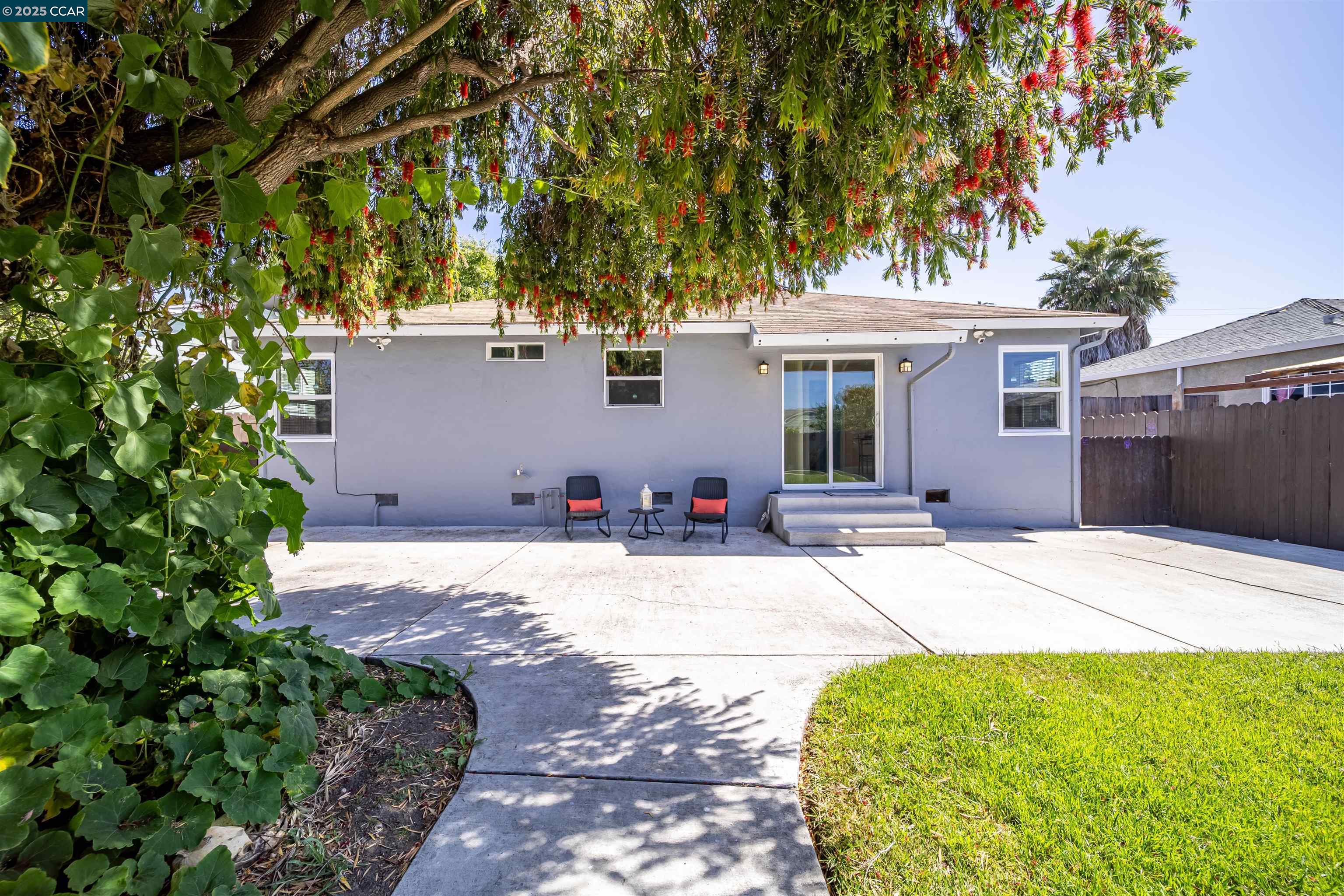 Detail Gallery Image 33 of 39 For 2421 Lincoln Ave, Richmond,  CA 94804 - 3 Beds | 1 Baths