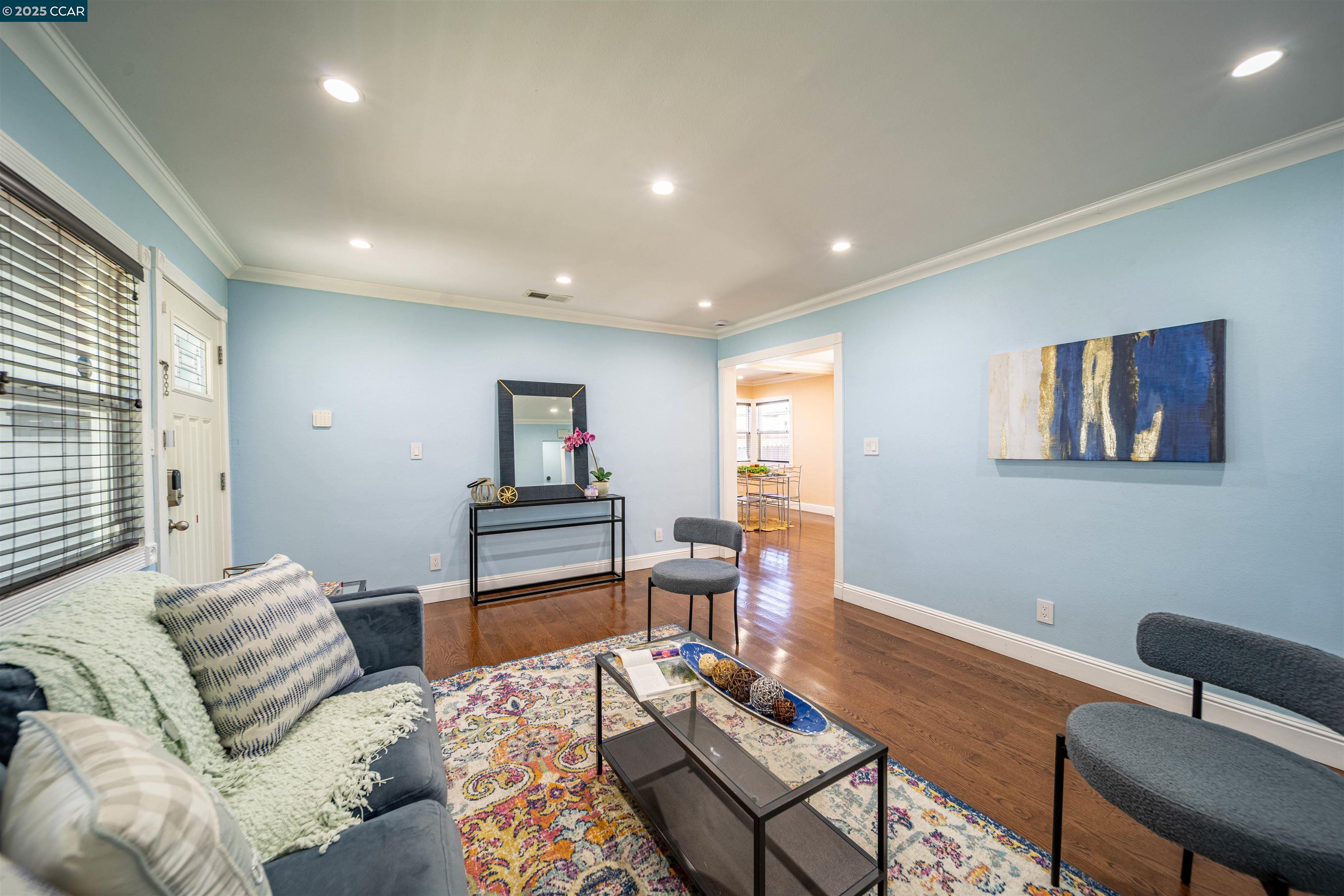 Detail Gallery Image 5 of 39 For 2421 Lincoln Ave, Richmond,  CA 94804 - 3 Beds | 1 Baths
