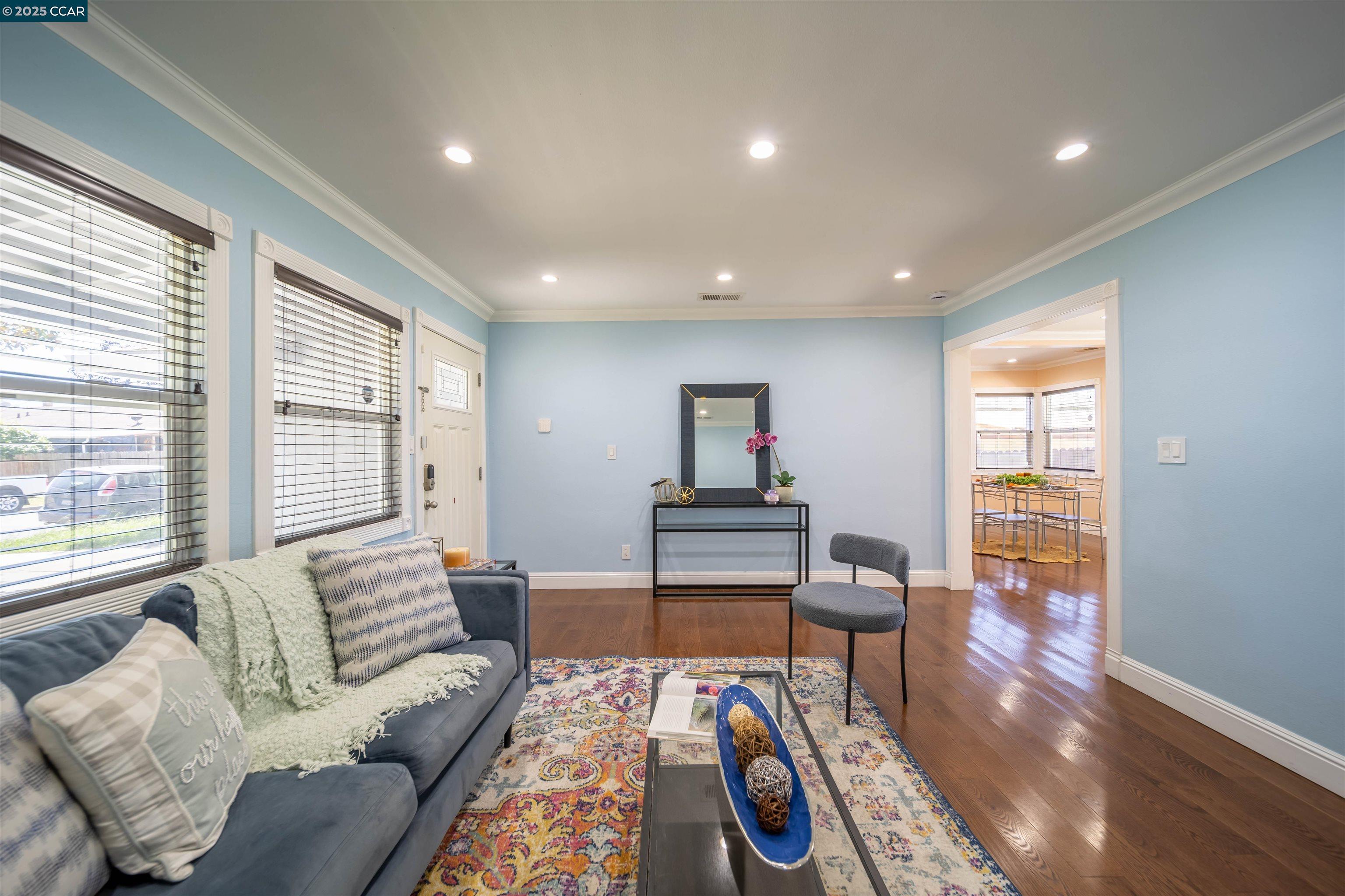 Detail Gallery Image 6 of 39 For 2421 Lincoln Ave, Richmond,  CA 94804 - 3 Beds | 1 Baths