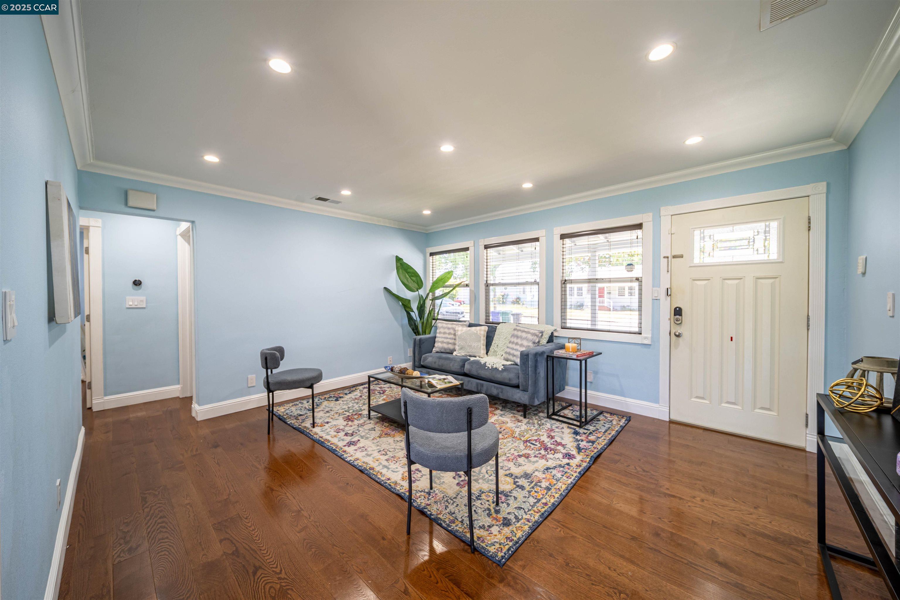 Detail Gallery Image 7 of 39 For 2421 Lincoln Ave, Richmond,  CA 94804 - 3 Beds | 1 Baths