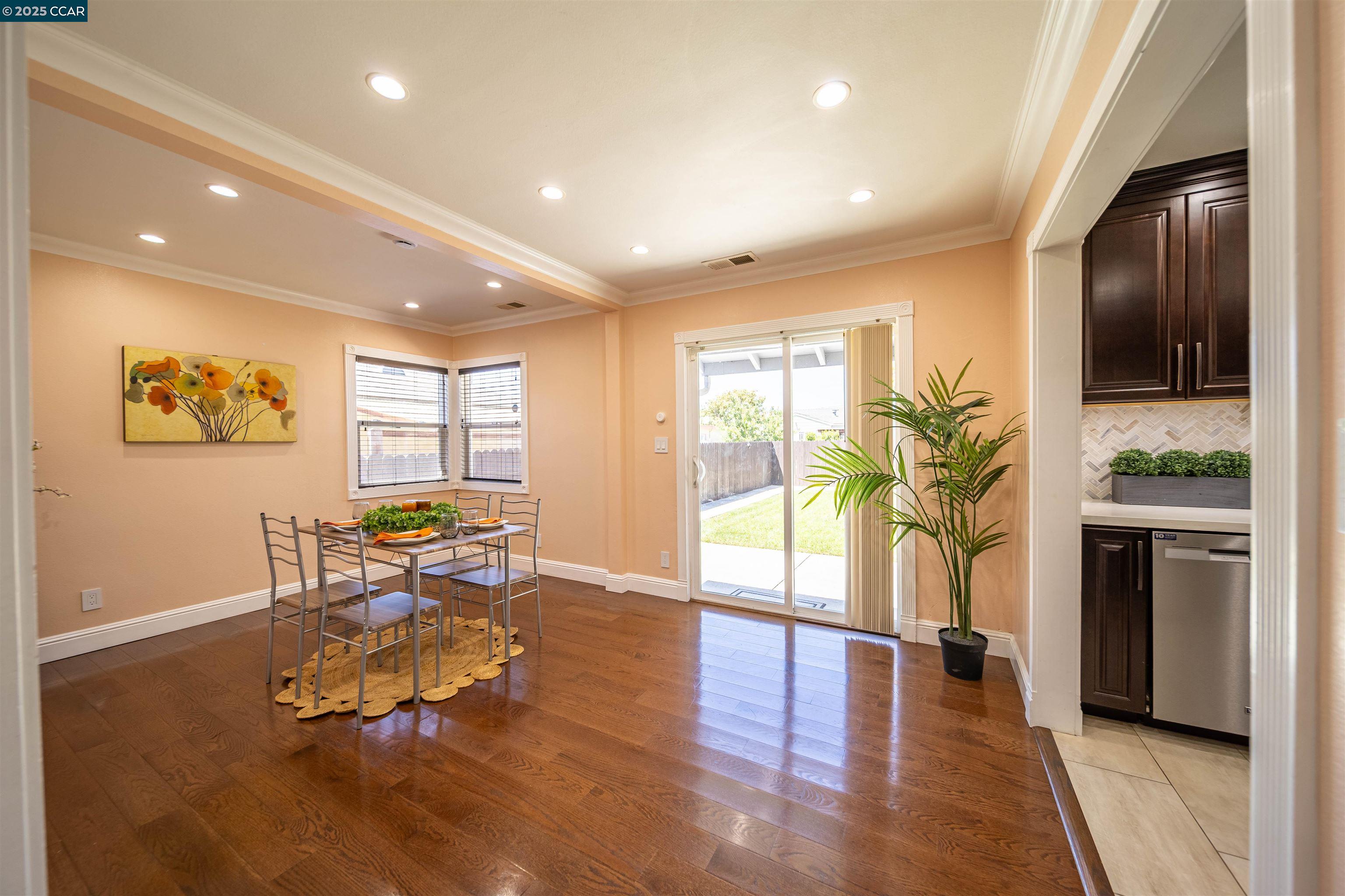 Detail Gallery Image 9 of 39 For 2421 Lincoln Ave, Richmond,  CA 94804 - 3 Beds | 1 Baths