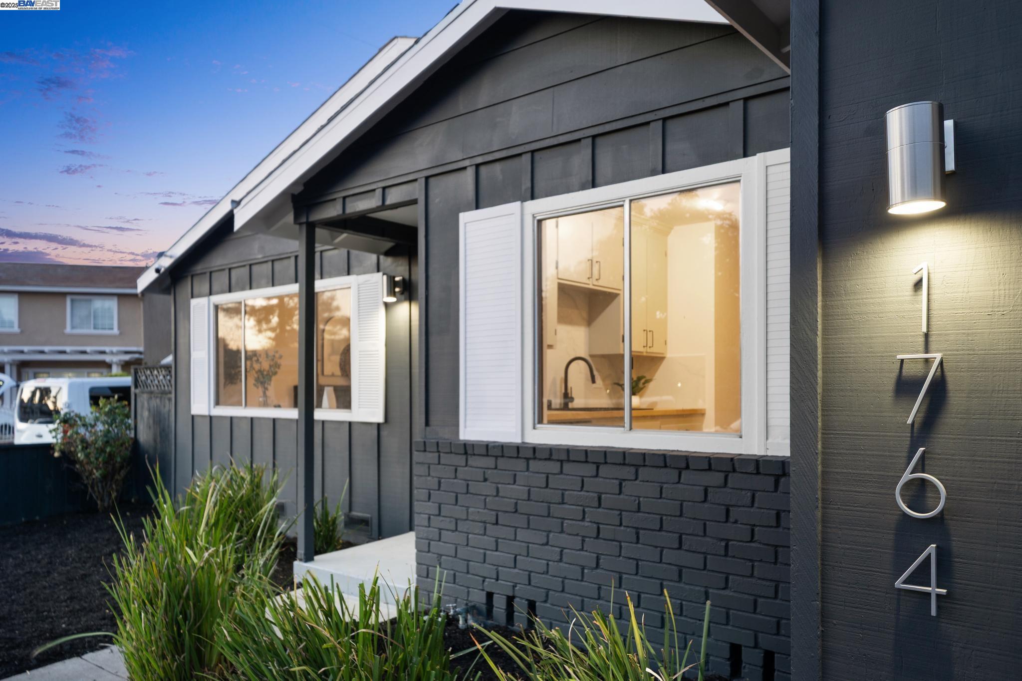 Detail Gallery Image 3 of 58 For 1764 via Flores, San Jose,  CA 95132 - 3 Beds | 2 Baths