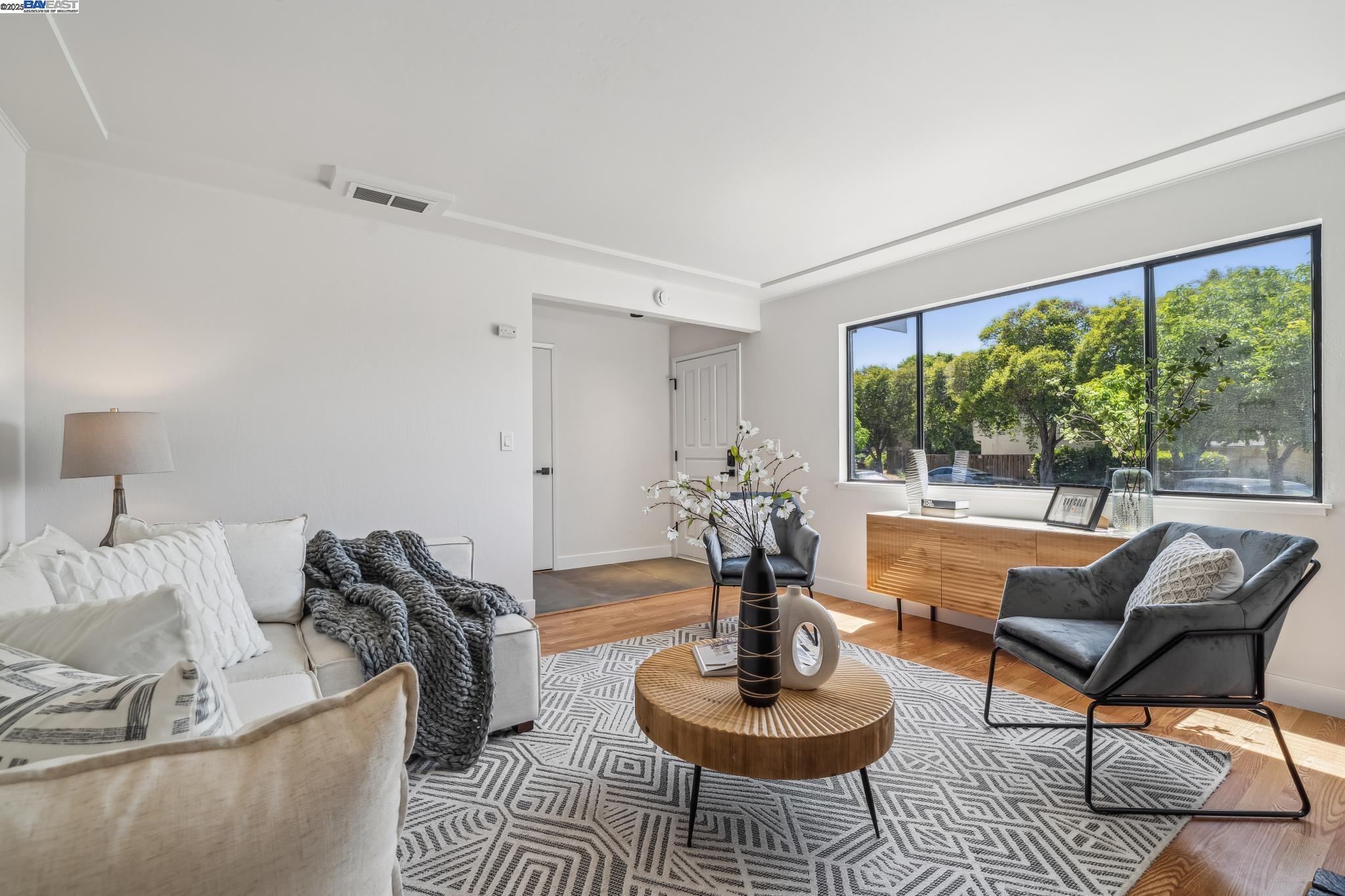 Detail Gallery Image 10 of 58 For 1764 via Flores, San Jose,  CA 95132 - 3 Beds | 2 Baths