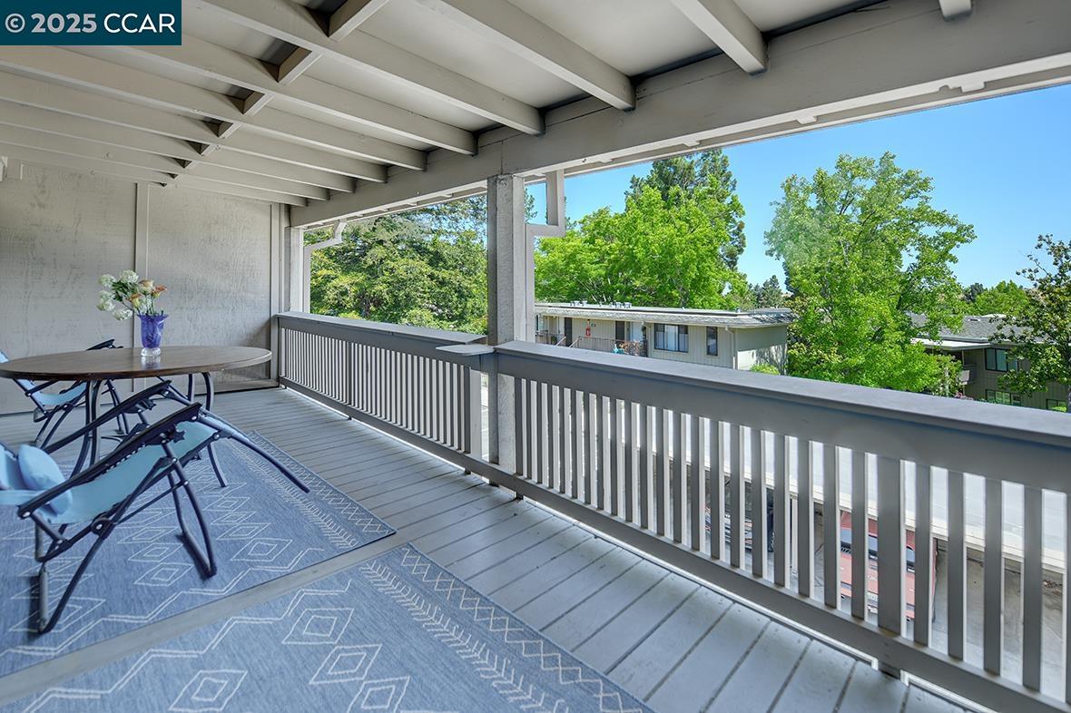 Detail Gallery Image 11 of 42 For 1400 Canyonwood #3,  Walnut Creek,  CA 94595 - 2 Beds | 1 Baths