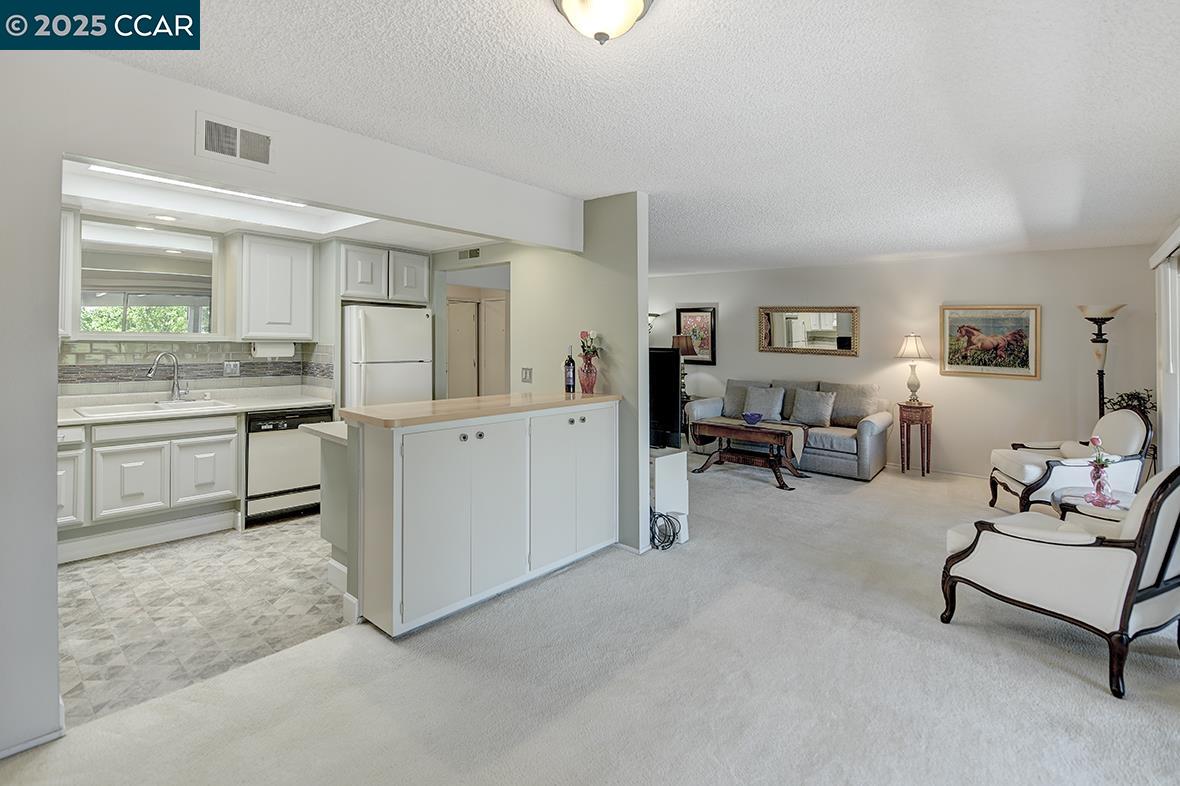 Detail Gallery Image 15 of 42 For 1400 Canyonwood #3,  Walnut Creek,  CA 94595 - 2 Beds | 1 Baths