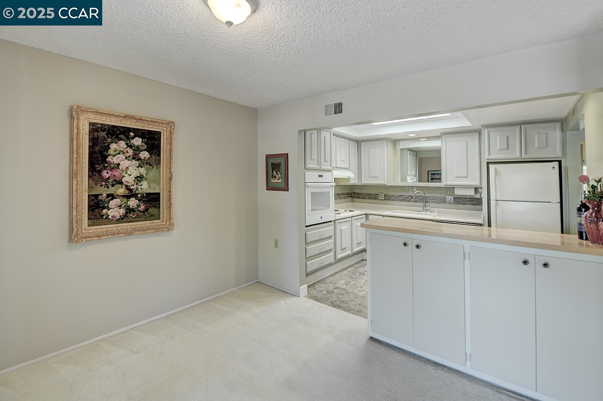 Detail Gallery Image 7 of 42 For 1400 Canyonwood #3,  Walnut Creek,  CA 94595 - 2 Beds | 1 Baths