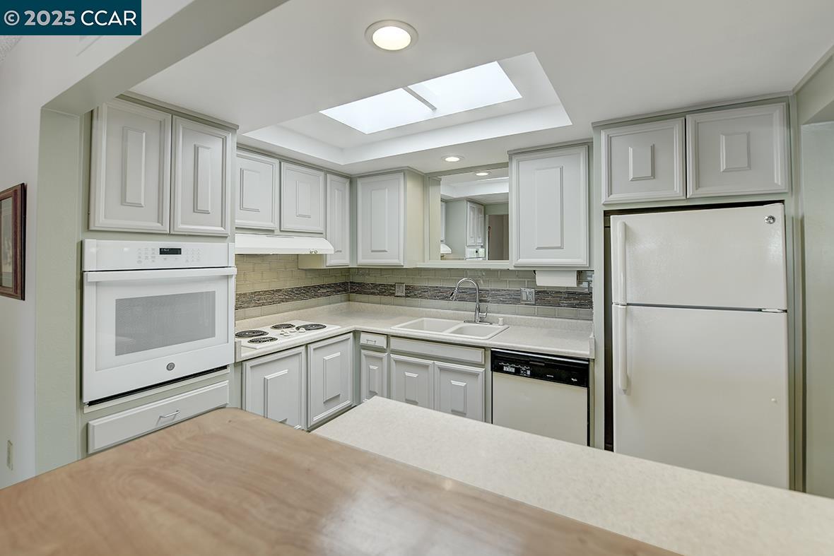 Detail Gallery Image 8 of 42 For 1400 Canyonwood #3,  Walnut Creek,  CA 94595 - 2 Beds | 1 Baths