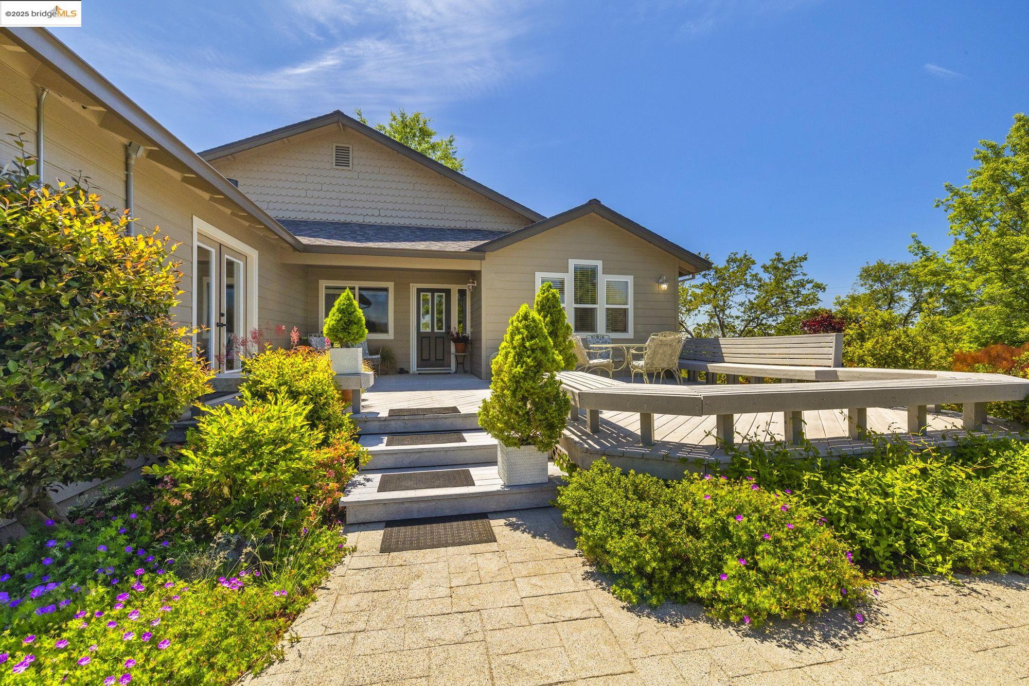 Detail Gallery Image 2 of 48 For 16399 Crestridge Ave, Sonora,  CA 95370 - 3 Beds | 3 Baths
